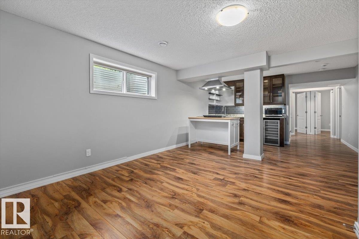 Living room - 1086 Grantham Drive Nw, Edmonton, AB - Indoor Photo Showing Other Room