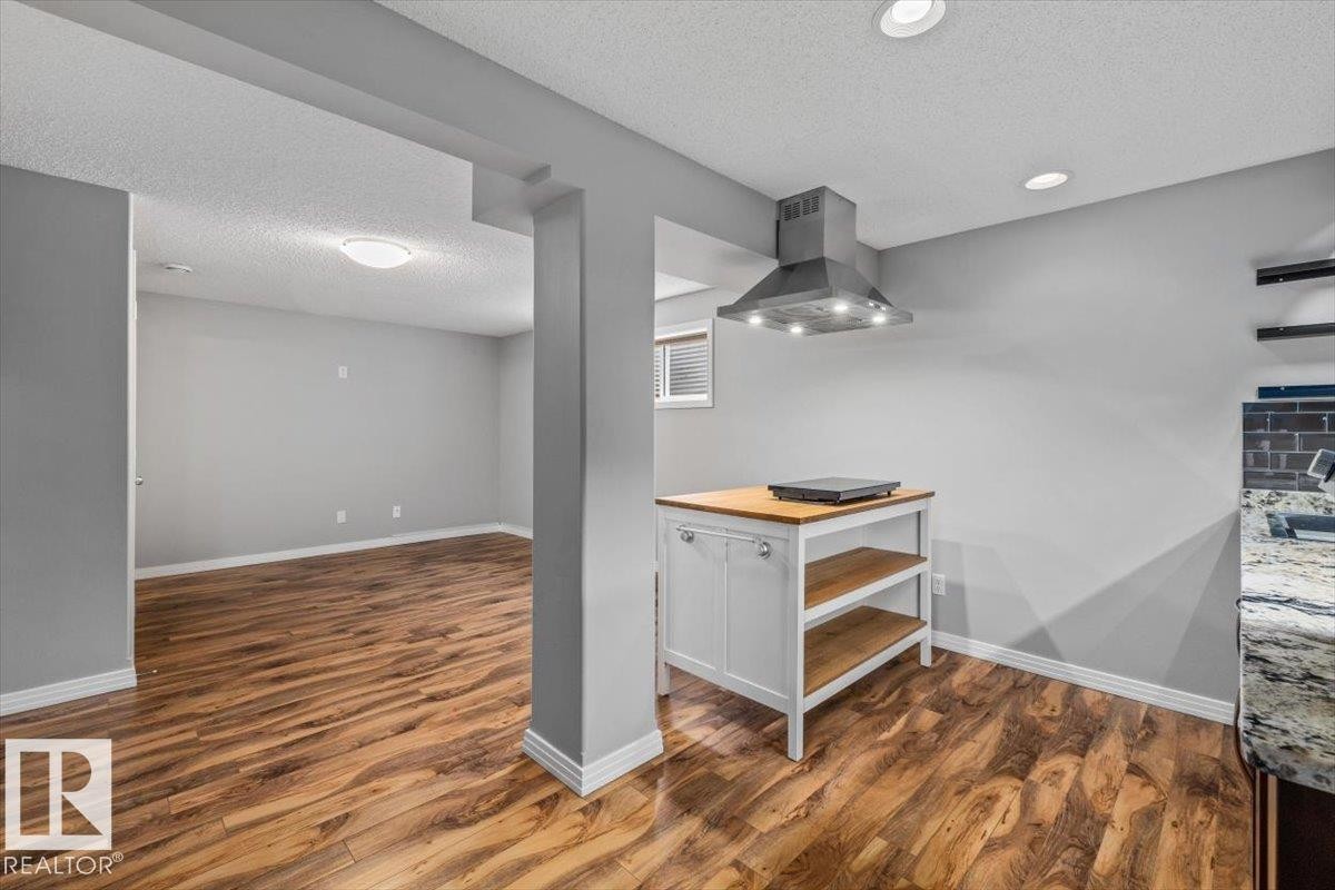Kitchen - 1086 Grantham Drive Nw, Edmonton, AB - Indoor Photo Showing Other Room