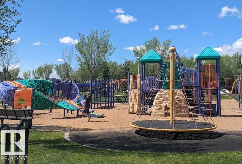 1086 Grantham Drive Nw, Edmonton, AB - Outdoor