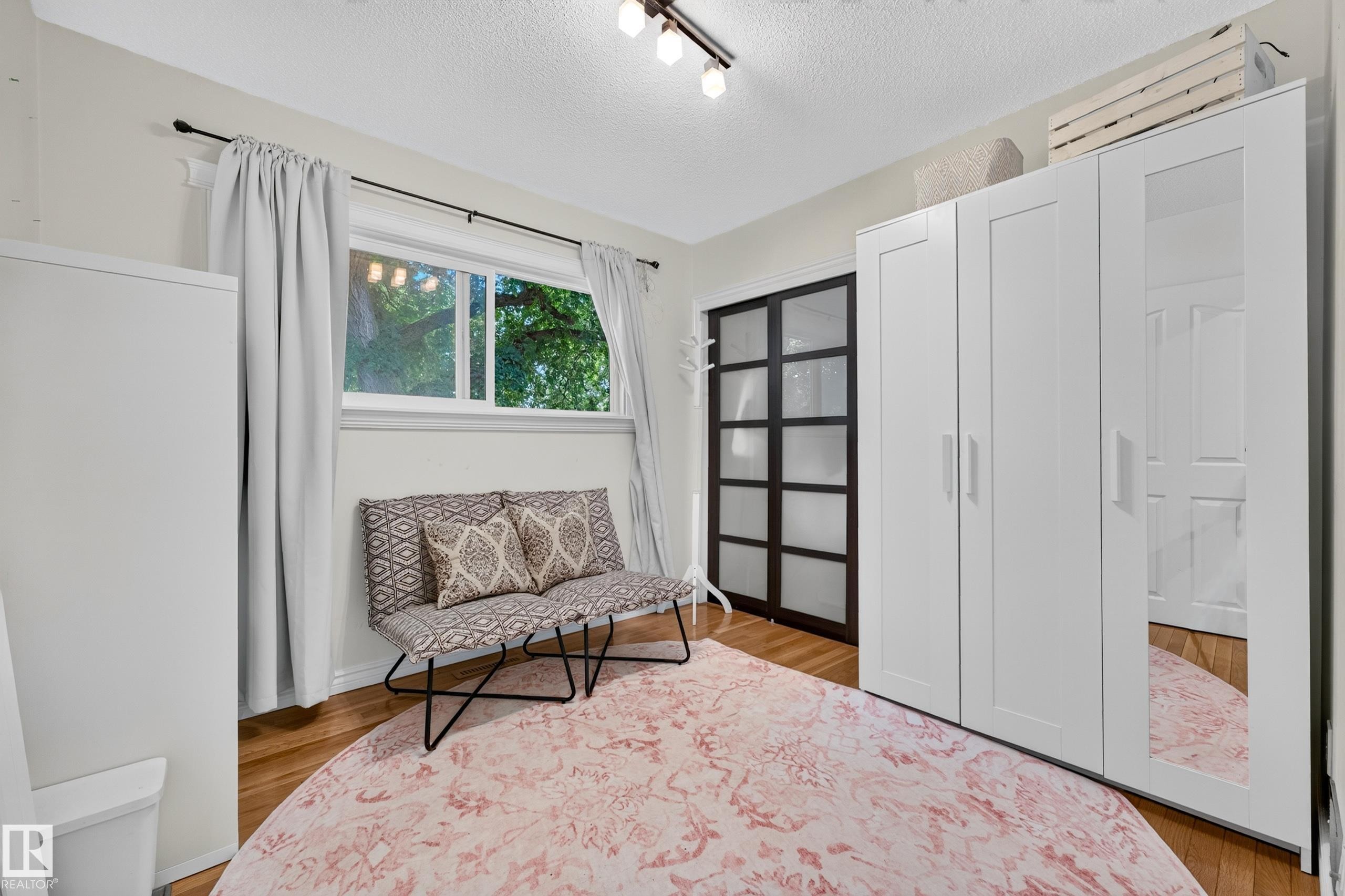 14804 95 Avenue Nw, Edmonton, AB - Indoor