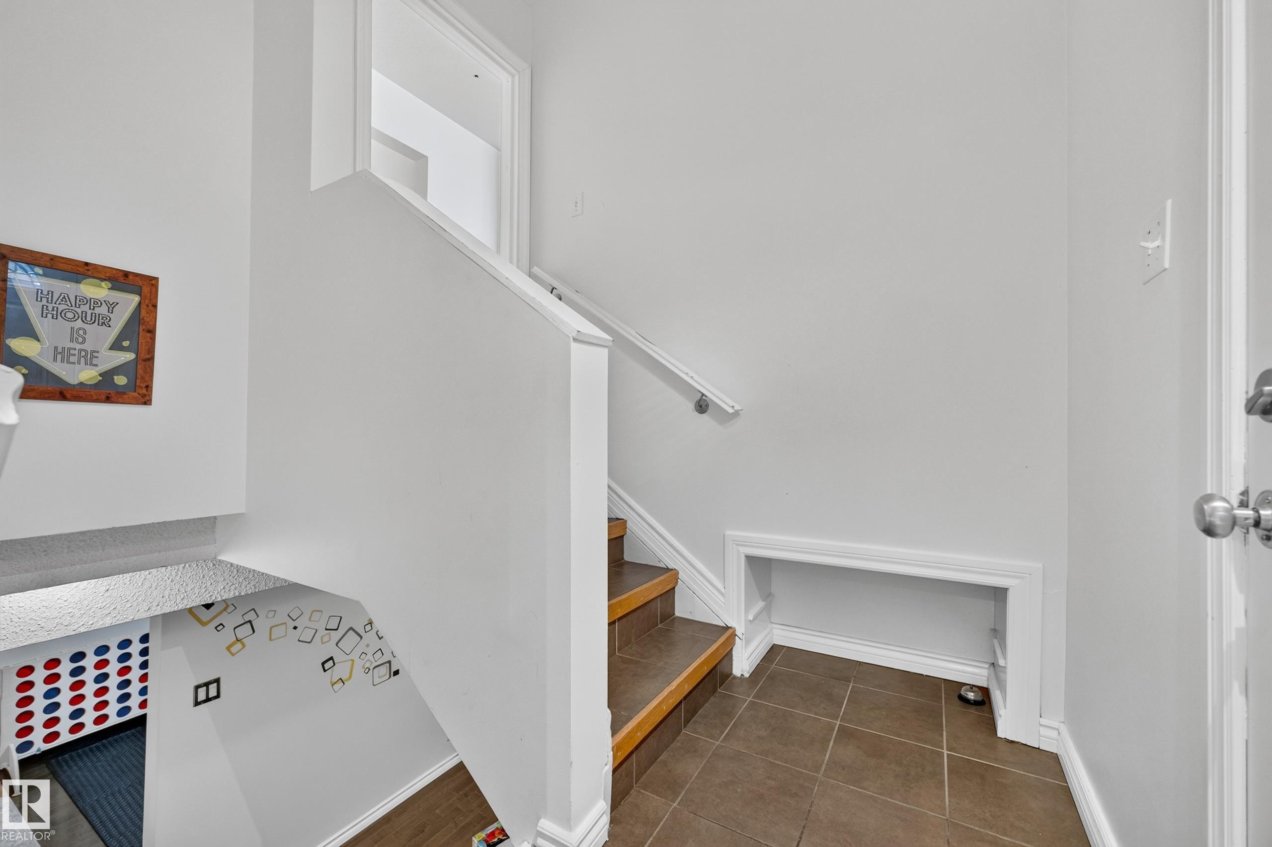 14804 95 Avenue Nw, Edmonton, AB - Indoor