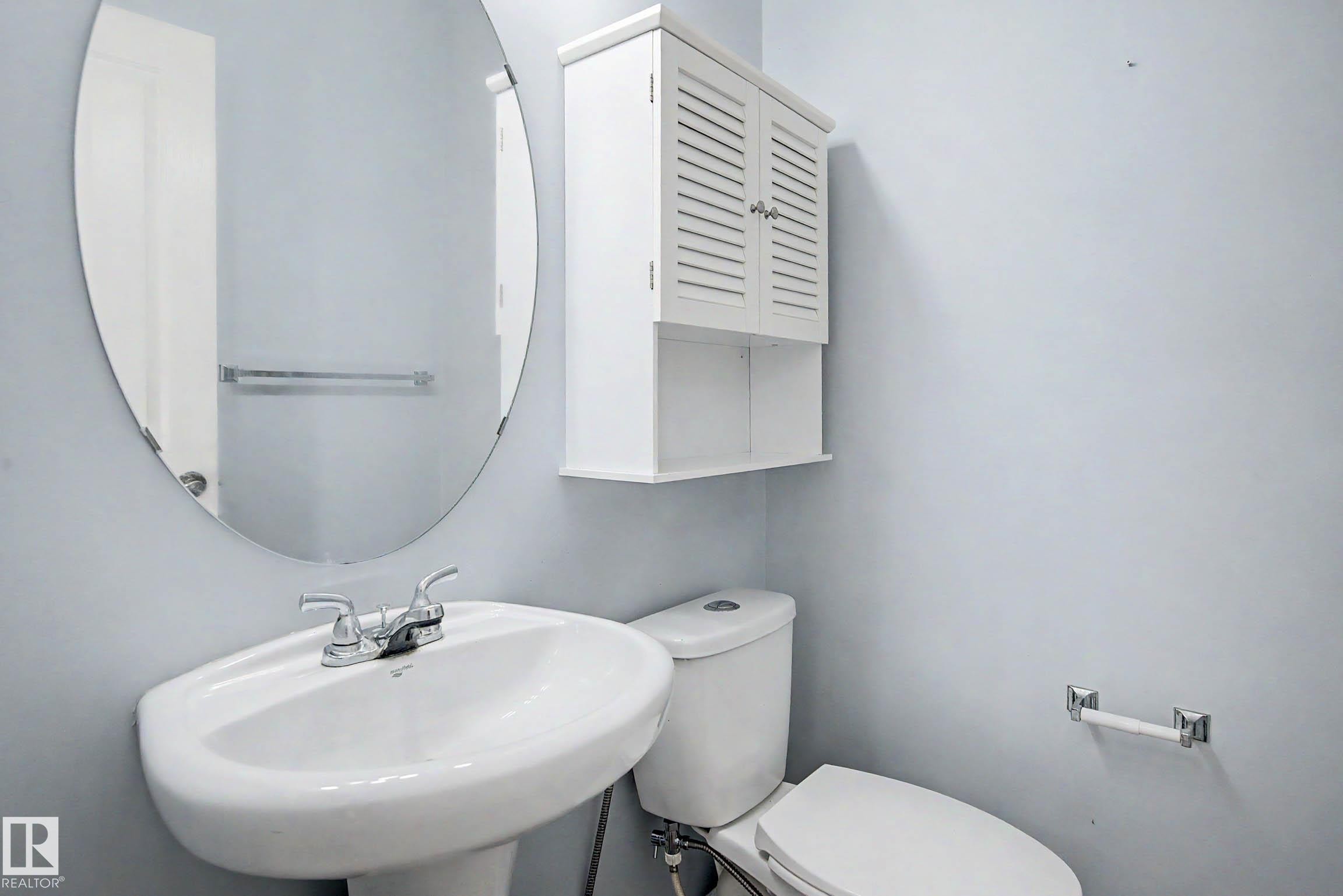 #47 13825 155 Av Nw, Edmonton, AB - Indoor Photo Showing Bathroom