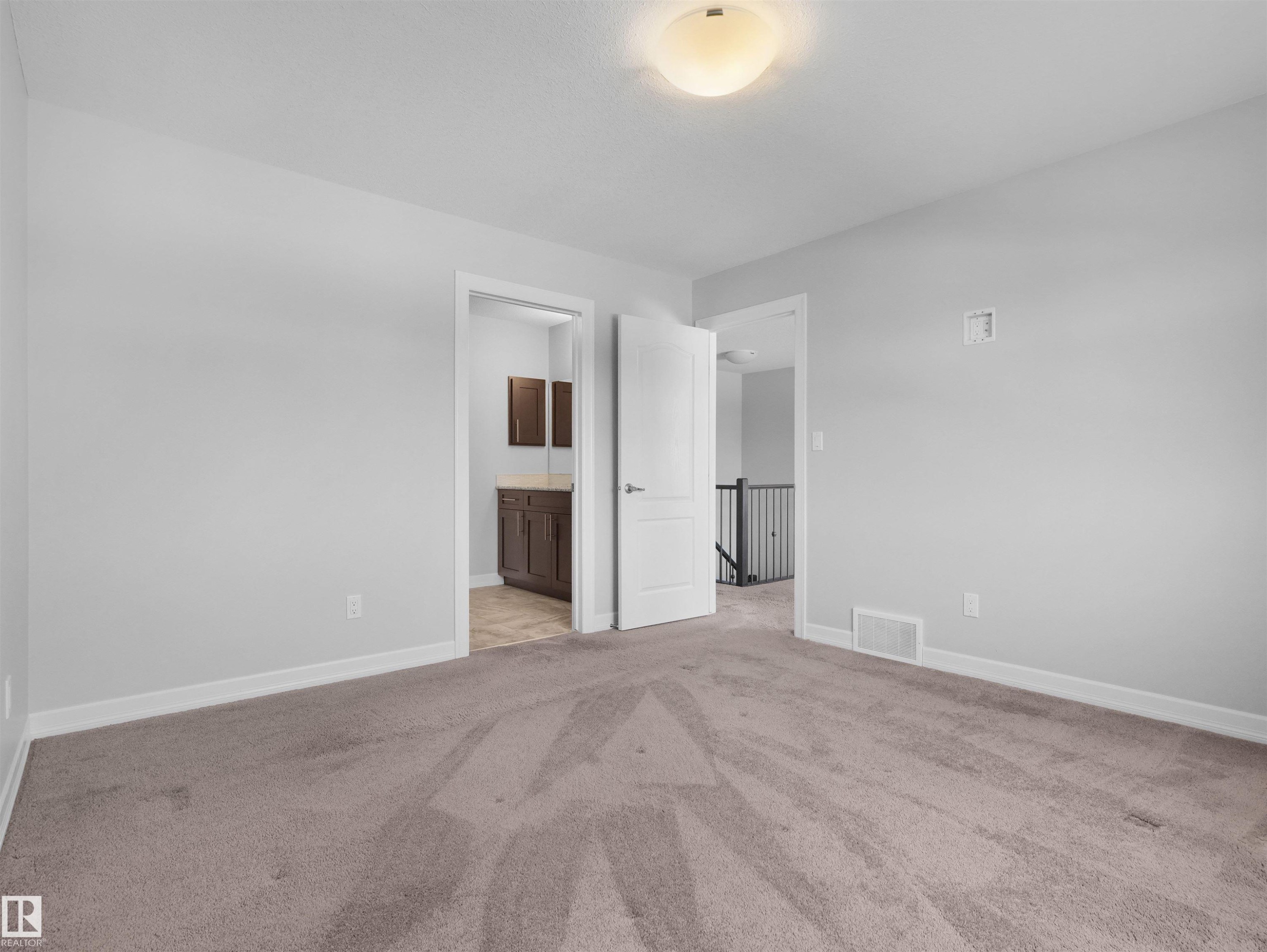 428 Simpkins Link, Leduc, AB - Indoor Photo Showing Other Room