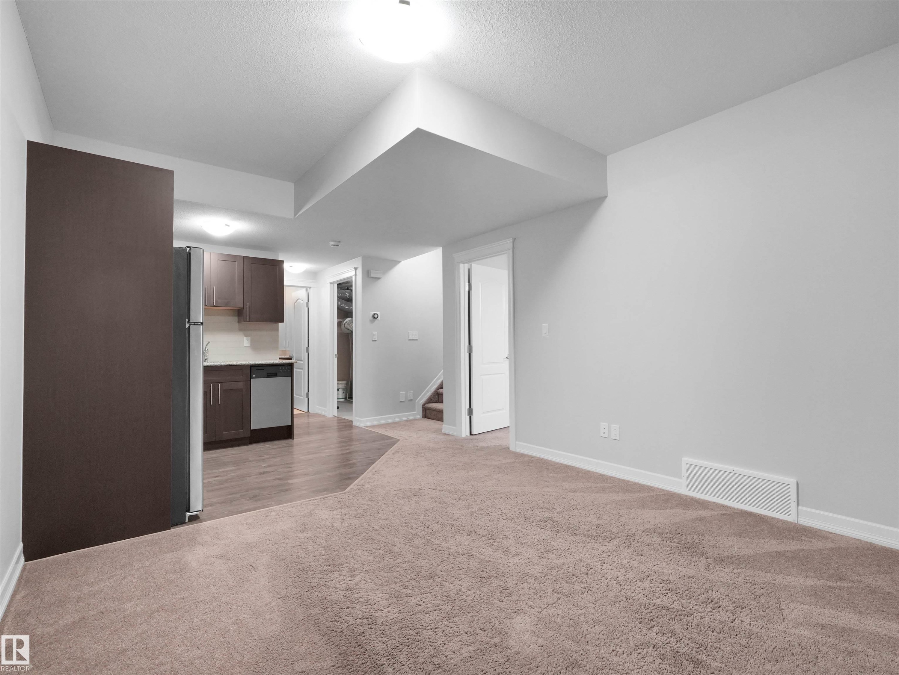 428 Simpkins Link, Leduc, AB - Indoor Photo Showing Other Room