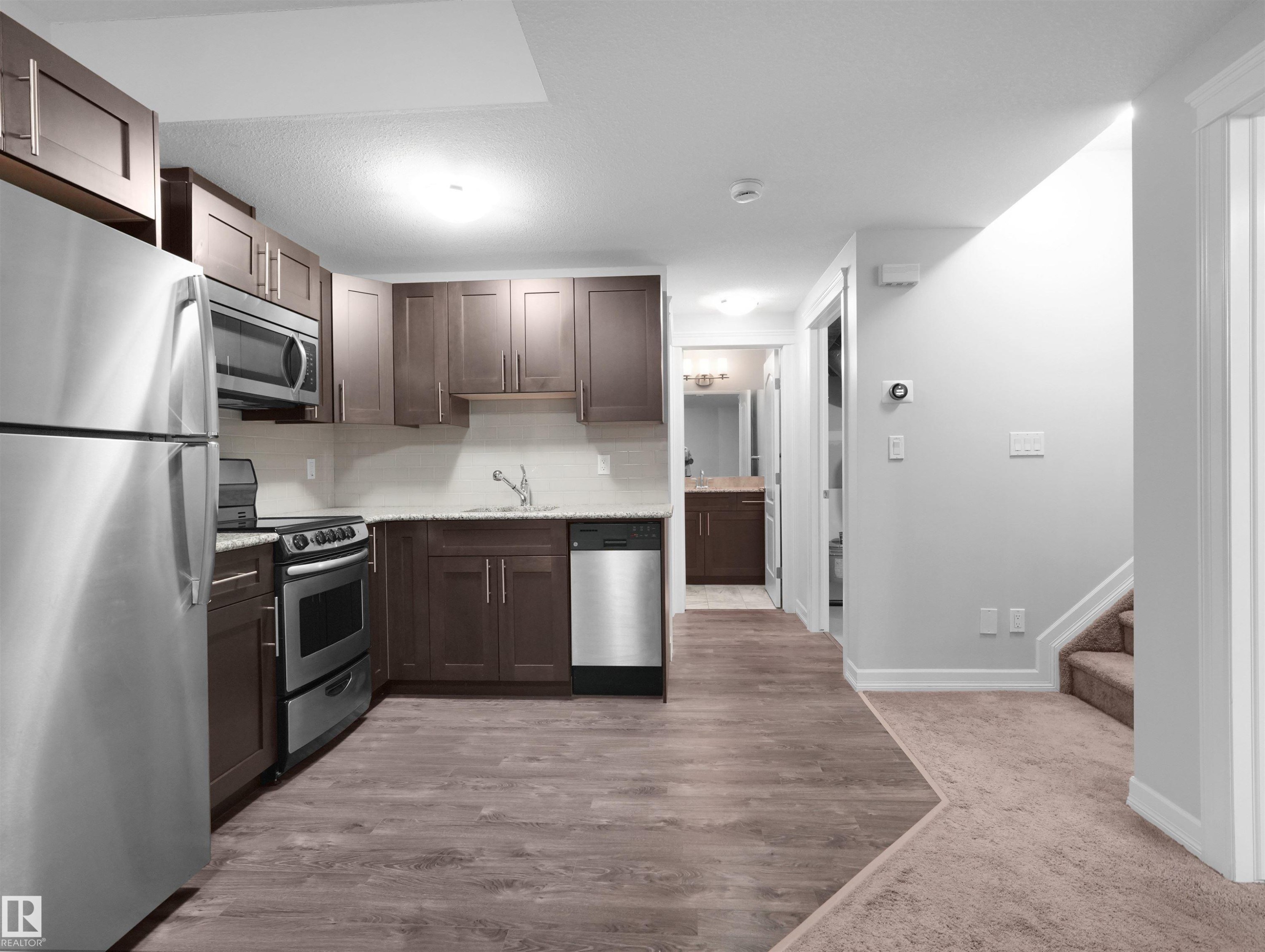 428 Simpkins Link, Leduc, AB - Indoor Photo Showing Kitchen