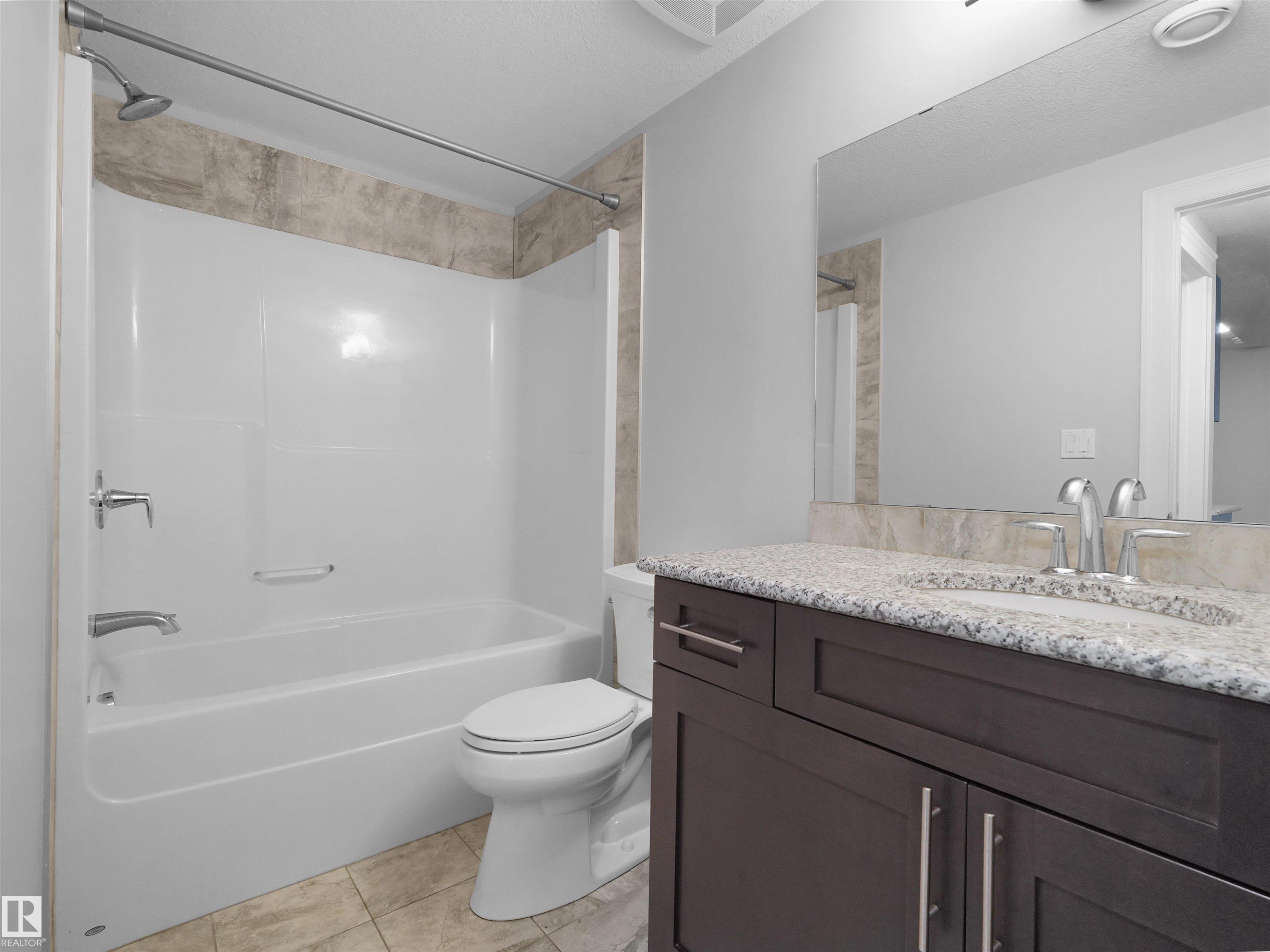 428 Simpkins Link, Leduc, AB - Indoor Photo Showing Bathroom