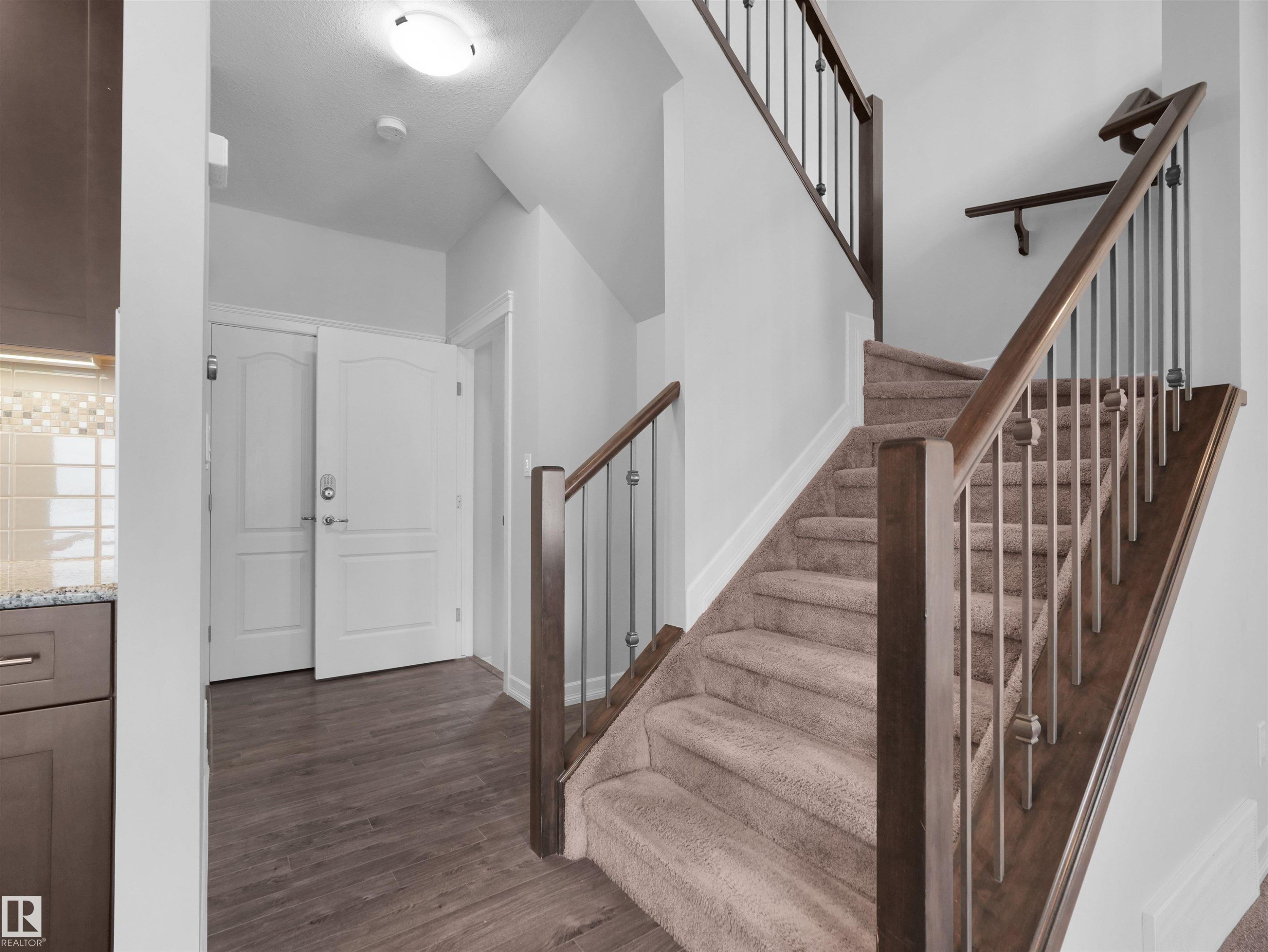 428 Simpkins Link, Leduc, AB - Indoor Photo Showing Other Room
