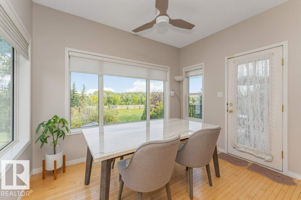 1072 Barnes Way Sw, Edmonton, AB - Indoor Photo Showing Dining Room