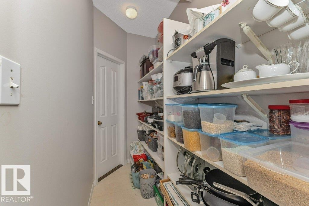 1072 Barnes Way Sw, Edmonton, AB - Indoor
