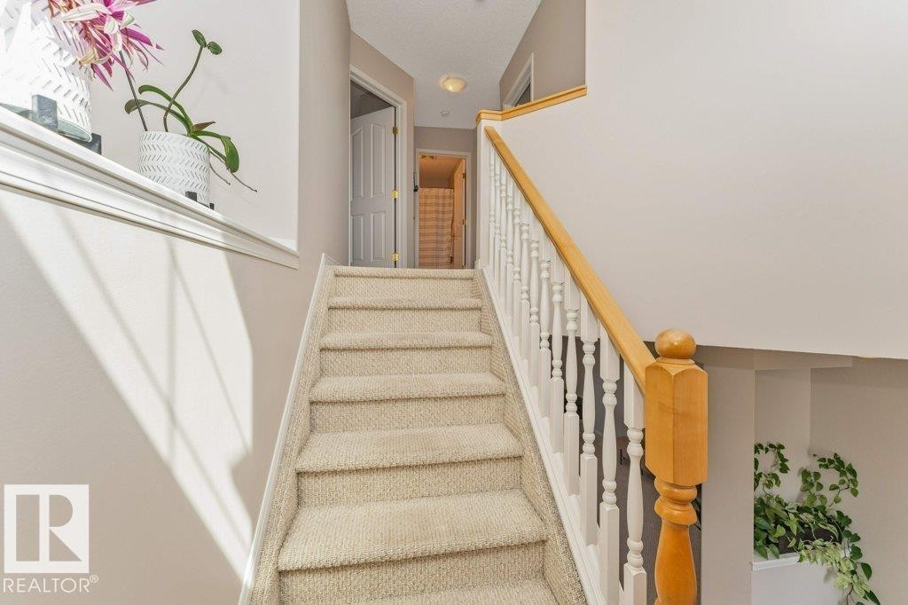 1072 Barnes Way Sw, Edmonton, AB - Indoor Photo Showing Other Room
