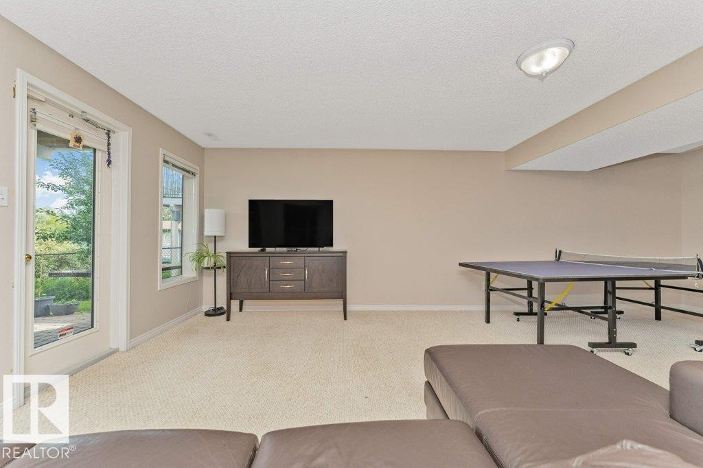 1072 Barnes Way Sw, Edmonton, AB - Indoor Photo Showing Other Room