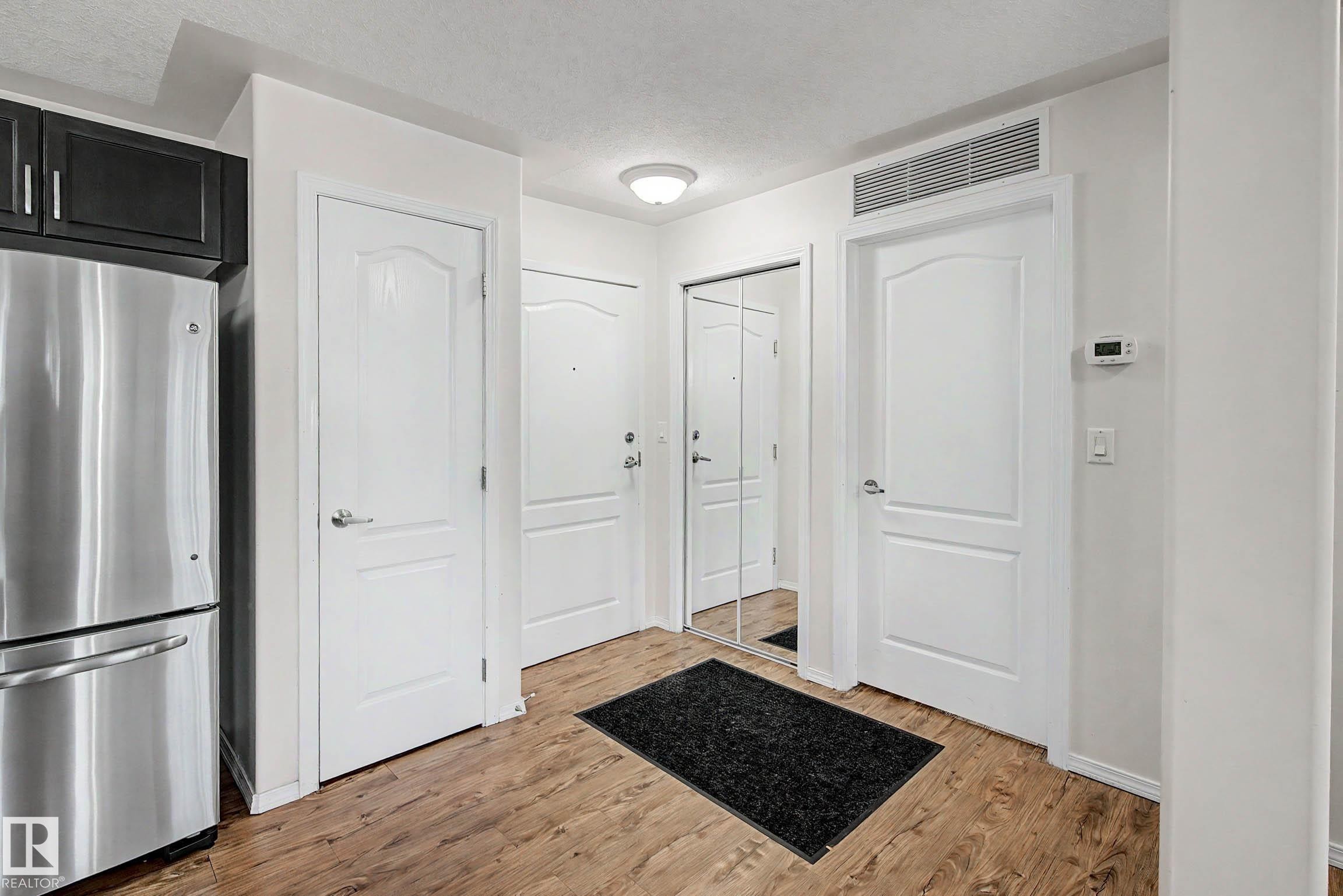 #209 237 Youville Dr E Nw, Edmonton, AB - Indoor Photo Showing Other Room