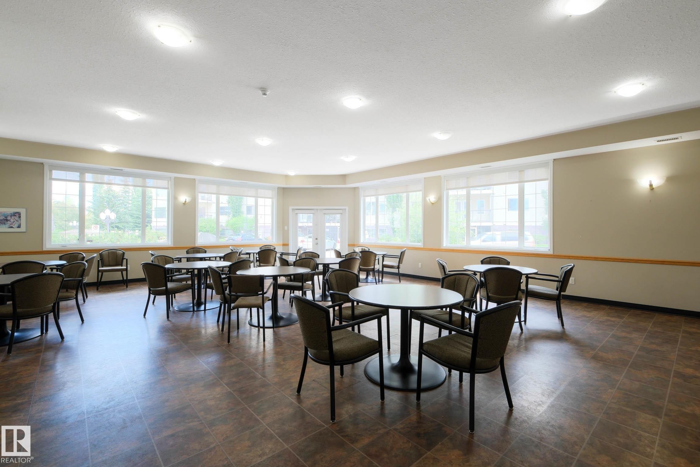#209 237 Youville Dr E Nw, Edmonton, AB - Indoor Photo Showing Dining Room