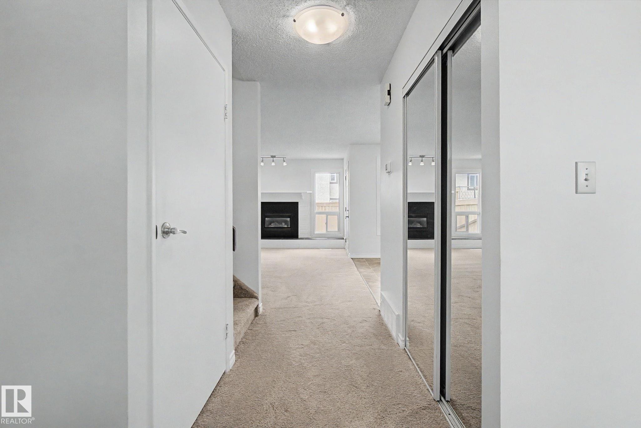 2932 36 Street Nw, Edmonton, AB - Indoor Photo Showing Other Room