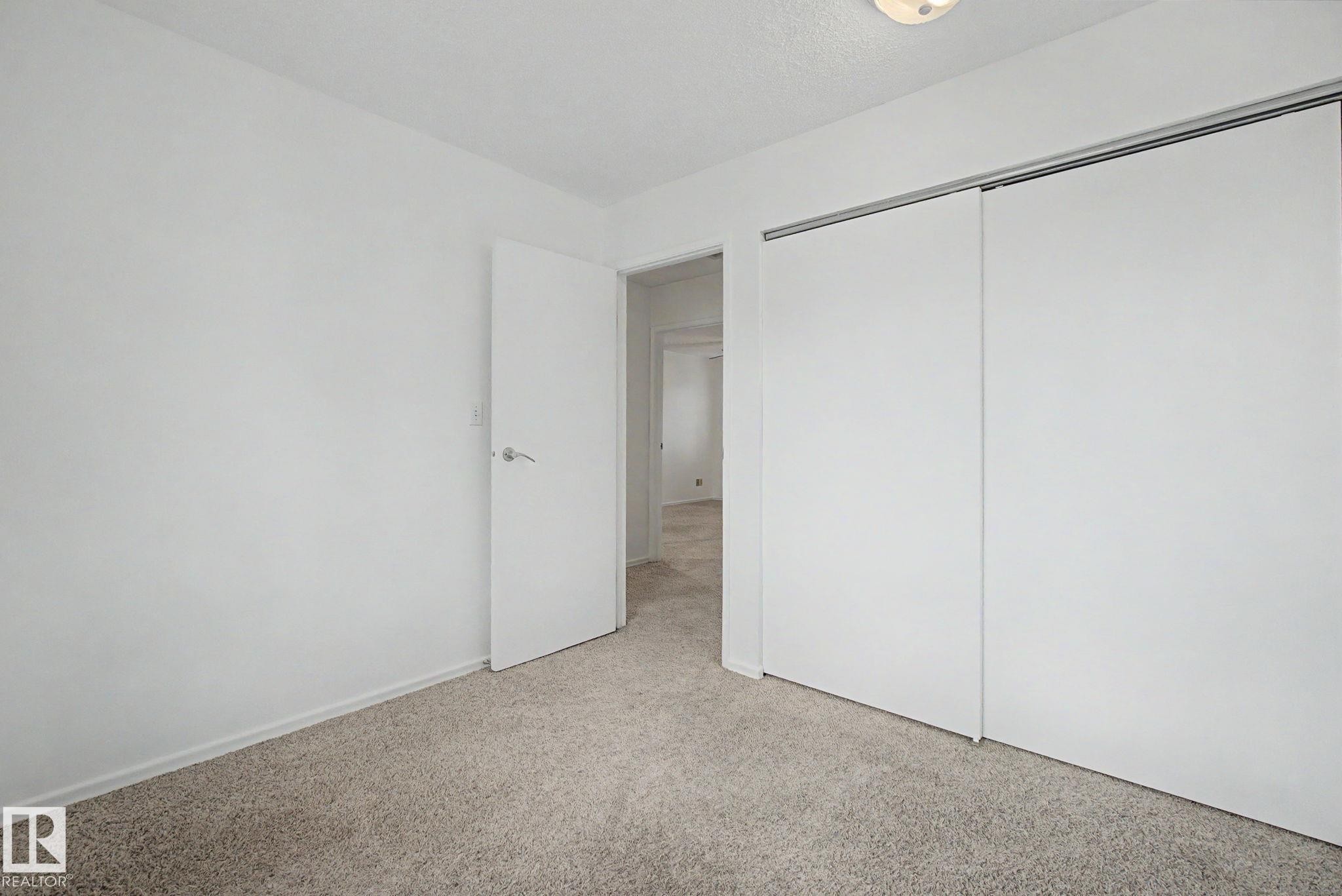 2932 36 Street Nw, Edmonton, AB - Indoor Photo Showing Other Room