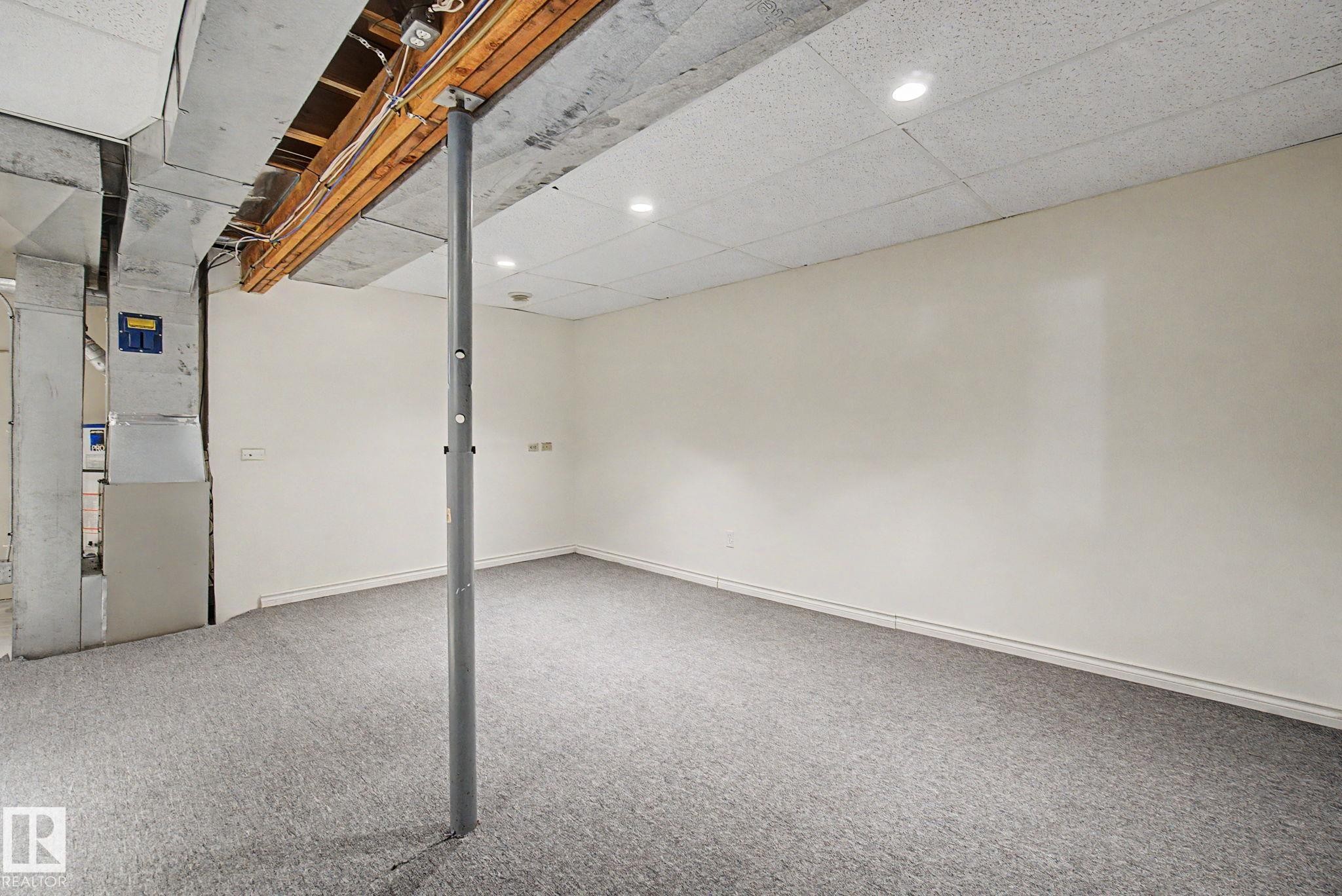 2932 36 Street Nw, Edmonton, AB - Indoor