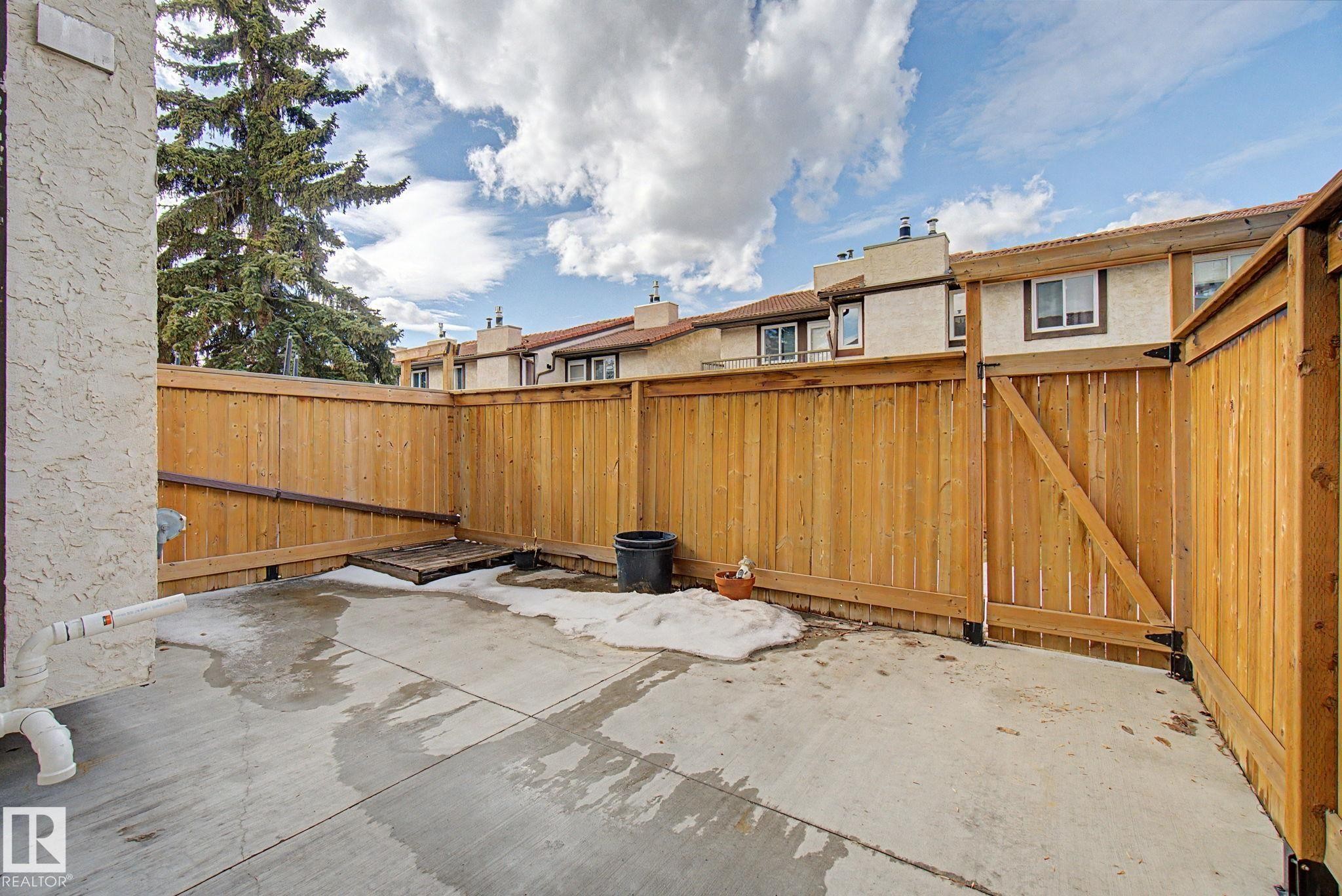 2932 36 Street Nw, Edmonton, AB - Outdoor