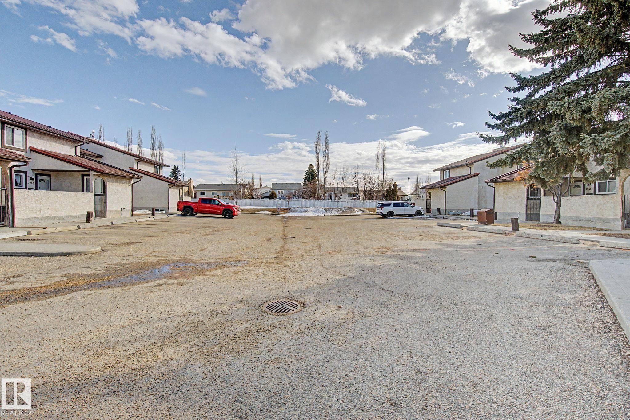 2932 36 Street Nw, Edmonton, AB - Outdoor