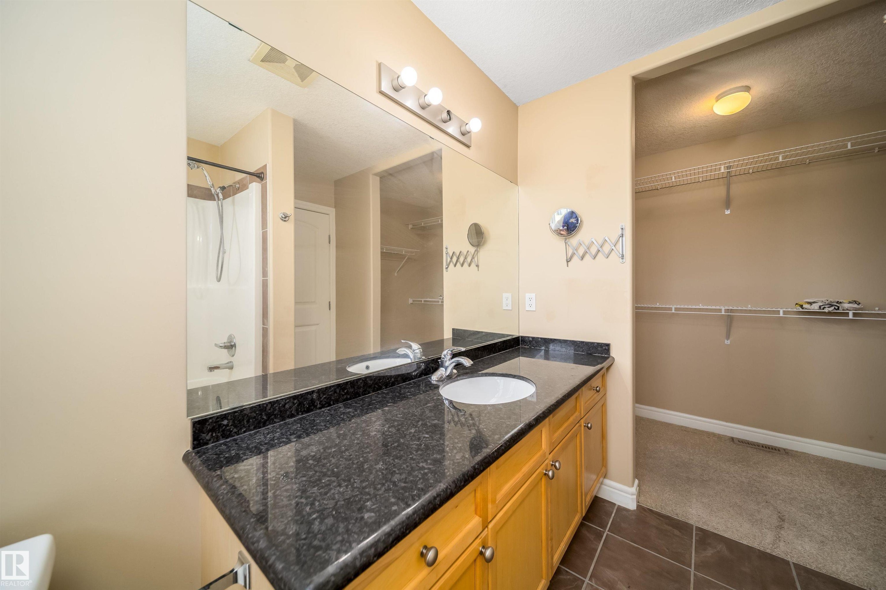 #46 15151 43 St Nw, Edmonton, AB - Indoor Photo Showing Bathroom
