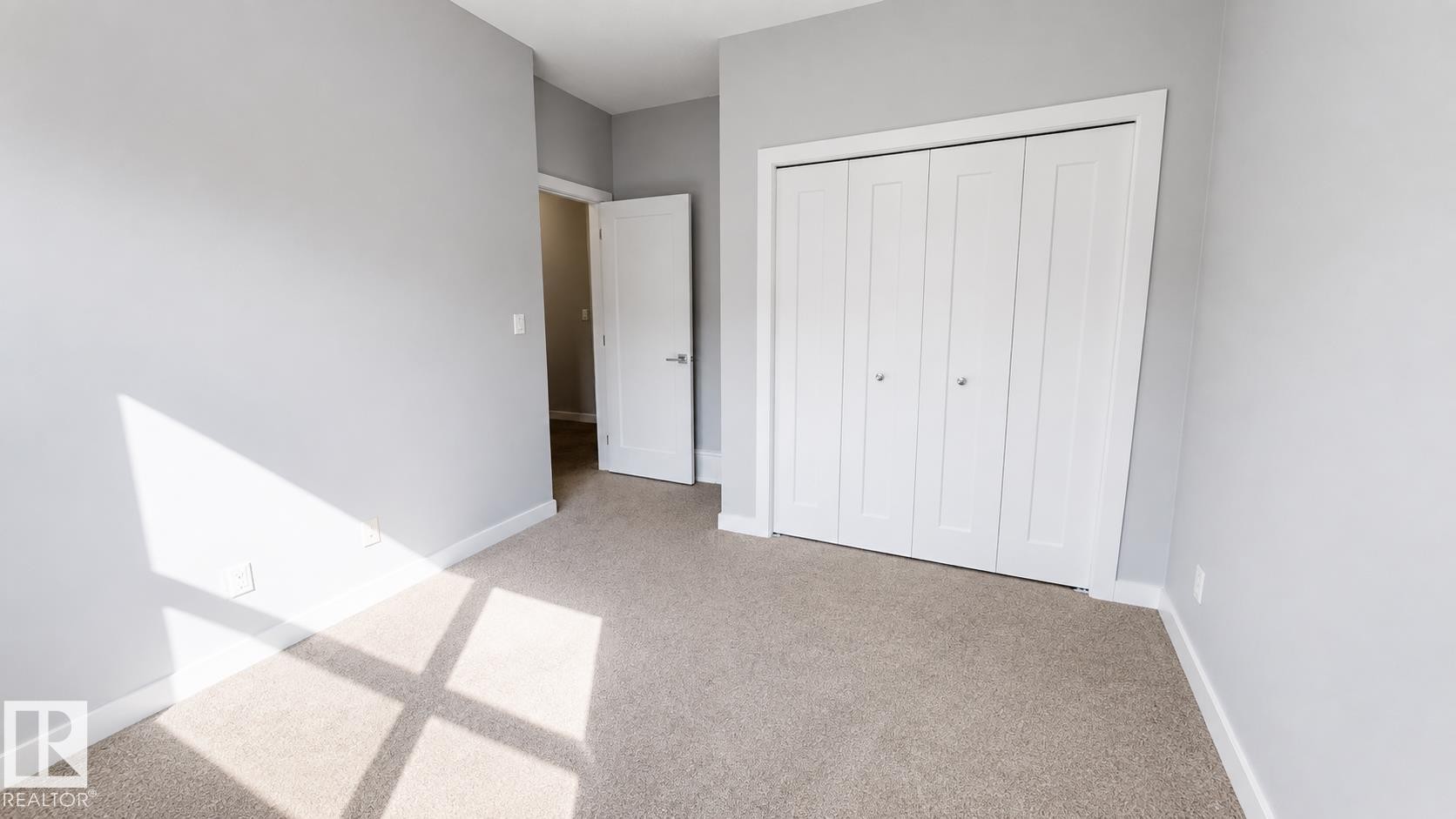 #2 14715 125 St Nw, Edmonton, AB - Indoor