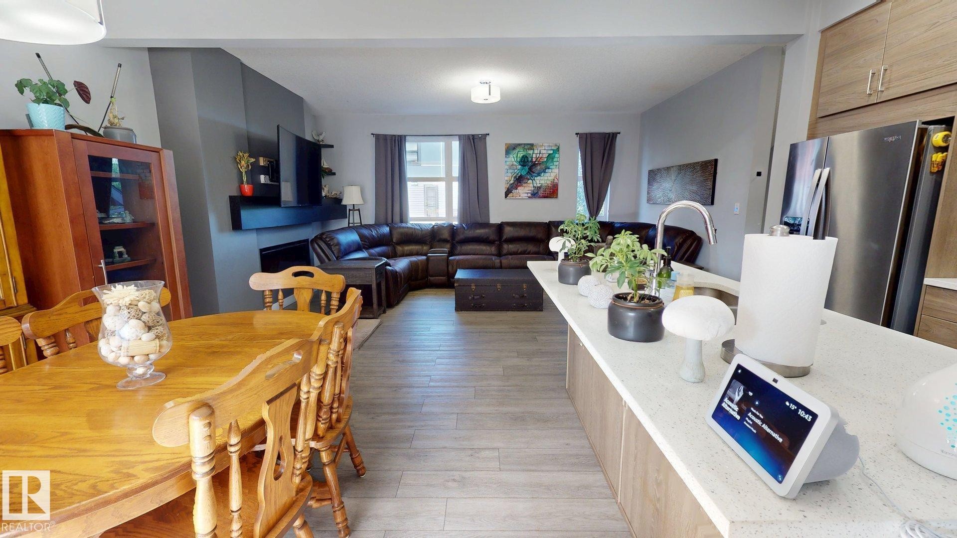 #2 14715 125 St Nw, Edmonton, AB - Indoor Photo Showing Dining Room