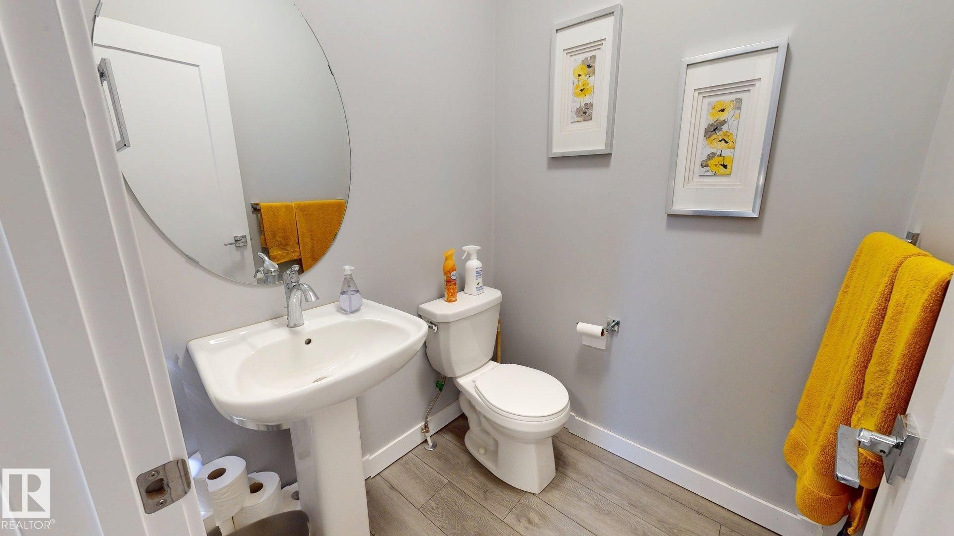 #2 14715 125 St Nw, Edmonton, AB - Indoor Photo Showing Bathroom