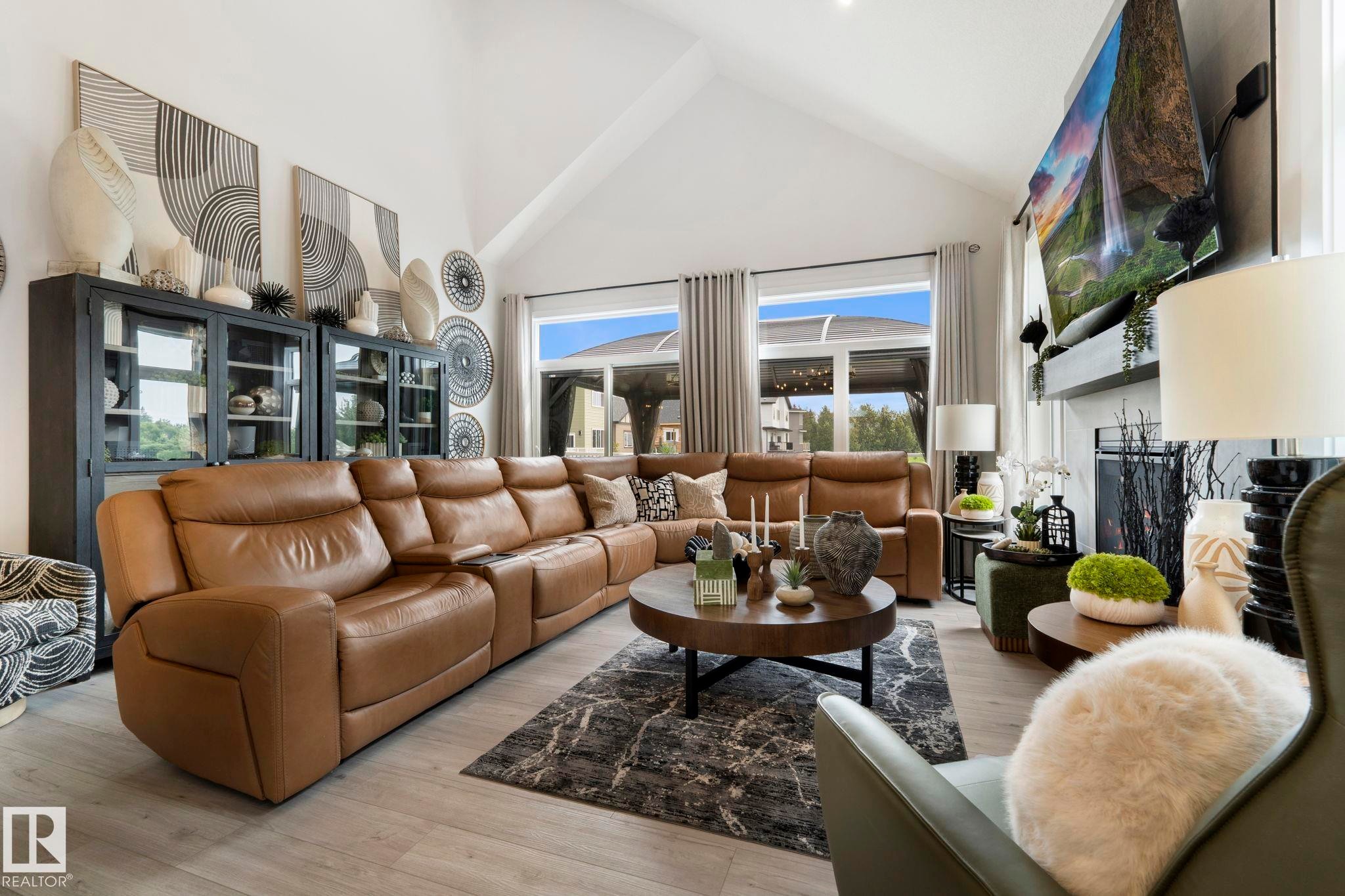 55 Maple Crescent, Gibbons, AB - Indoor Photo Showing Living Room