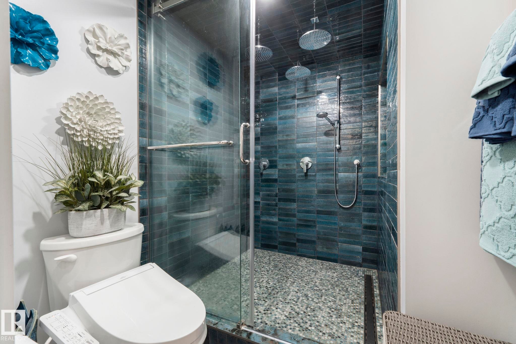 55 Maple Crescent, Gibbons, AB - Indoor Photo Showing Bathroom