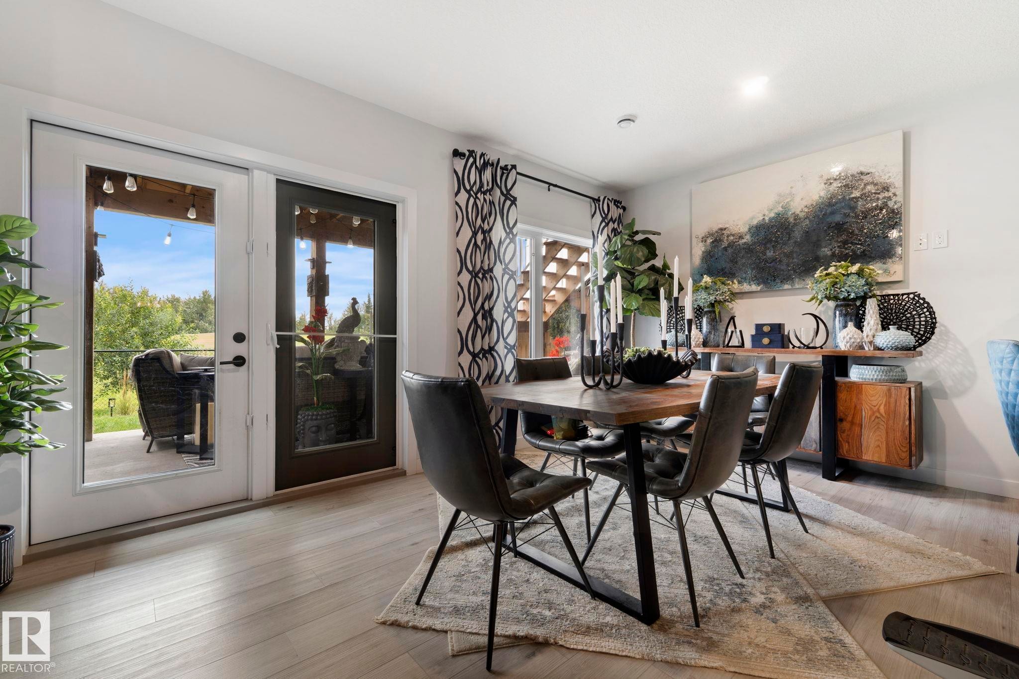 55 Maple Crescent, Gibbons, AB - Indoor Photo Showing Dining Room
