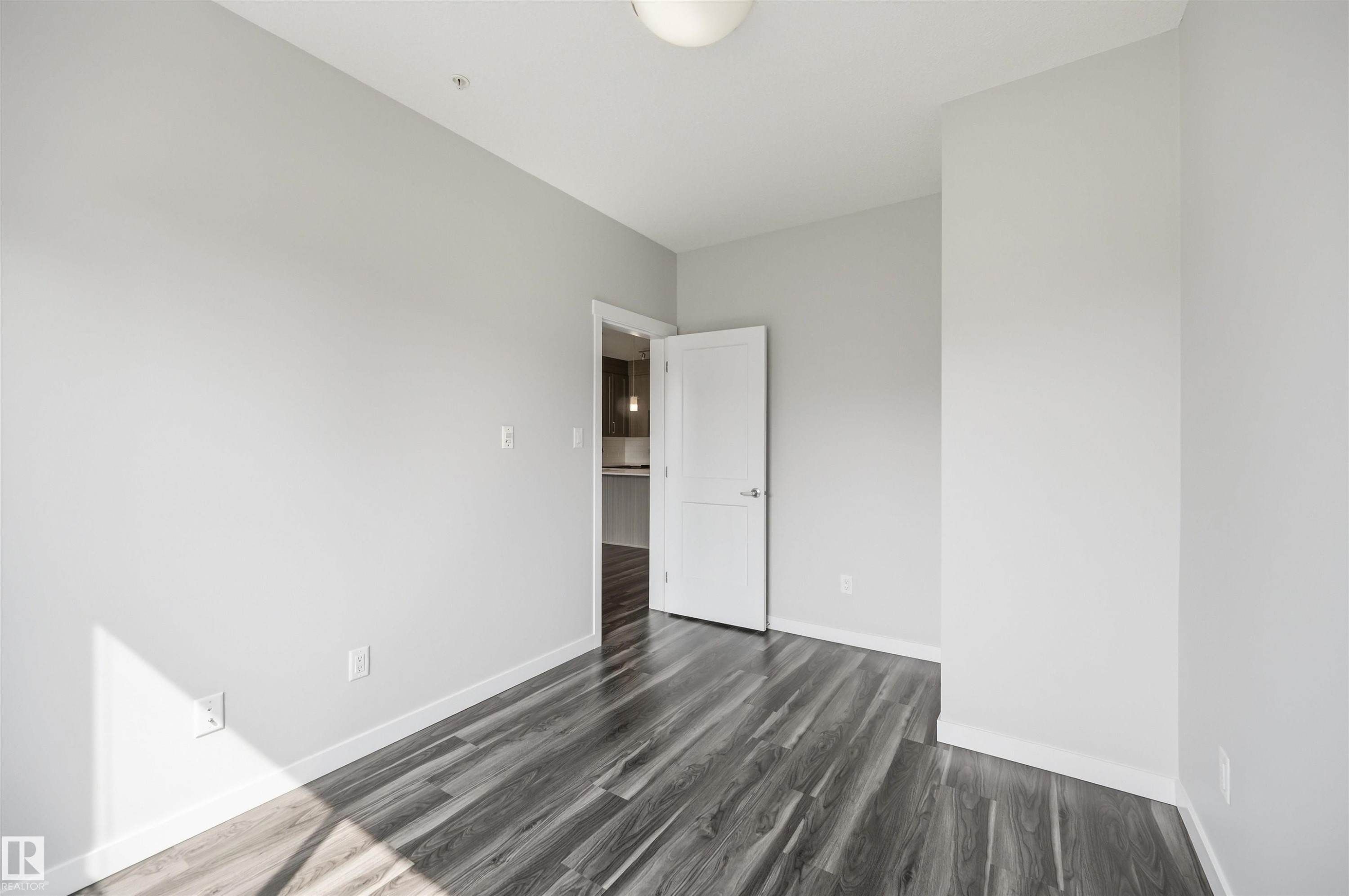 #117 812 Welsh Dr Sw, Edmonton, AB - Indoor Photo Showing Other Room