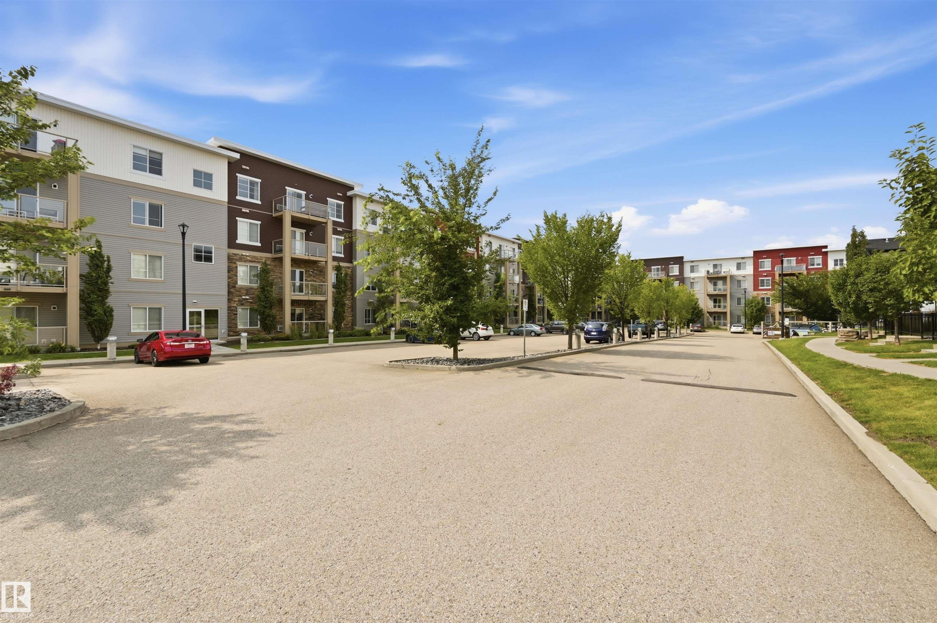 #117 812 Welsh Dr Sw, Edmonton, AB - Outdoor With Facade