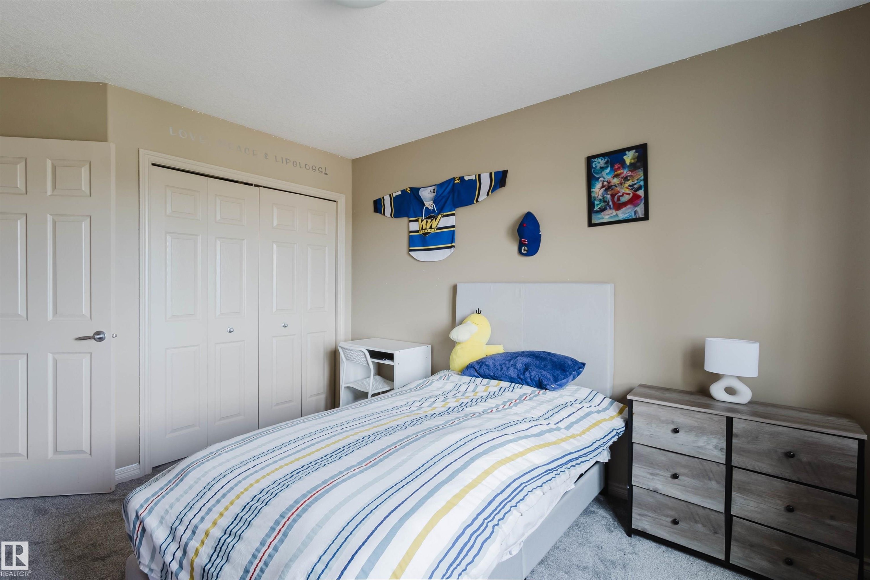 5623 206 Street Nw, Edmonton, AB - Indoor Photo Showing Bedroom