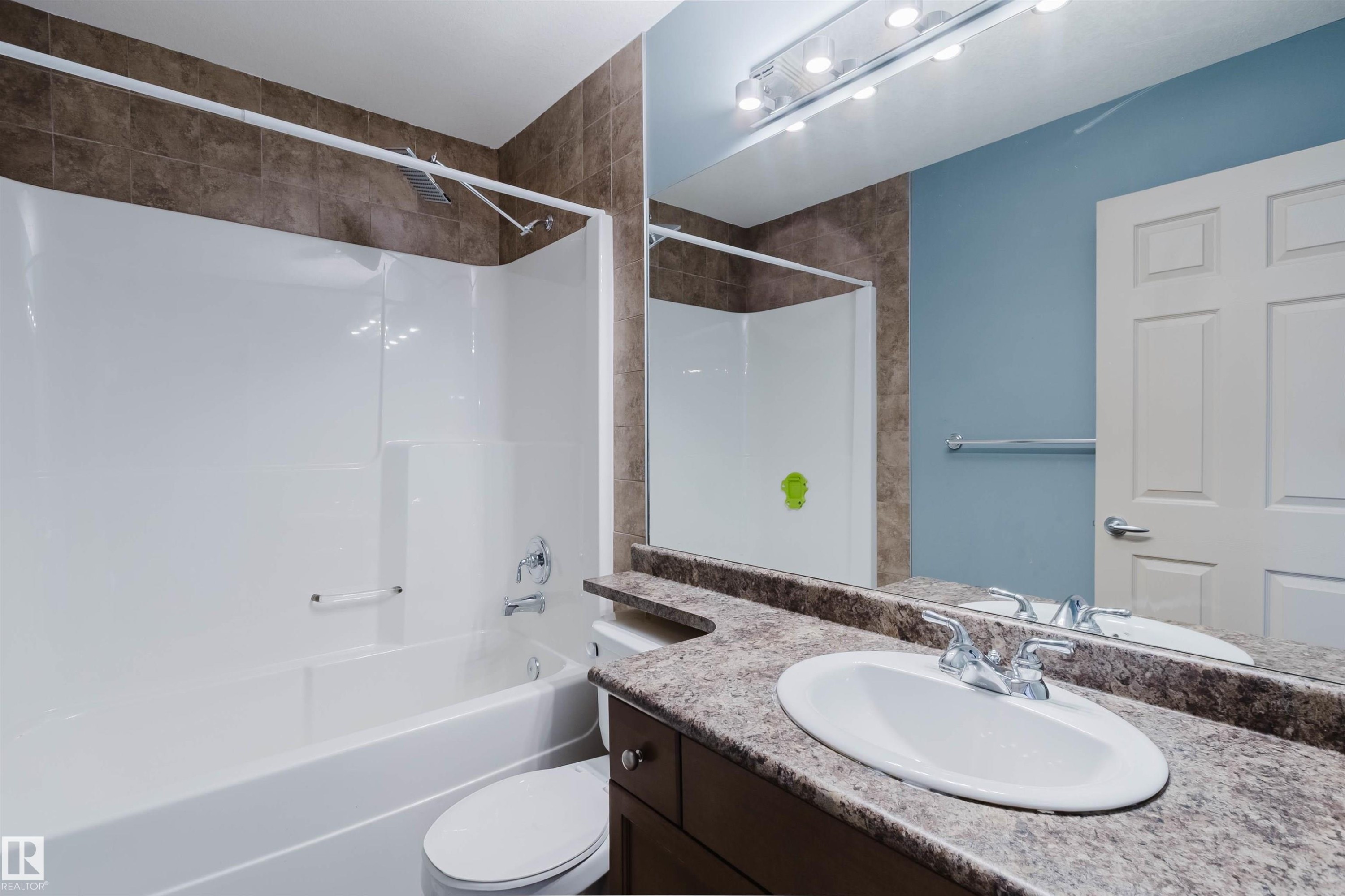5623 206 Street Nw, Edmonton, AB - Indoor Photo Showing Bathroom
