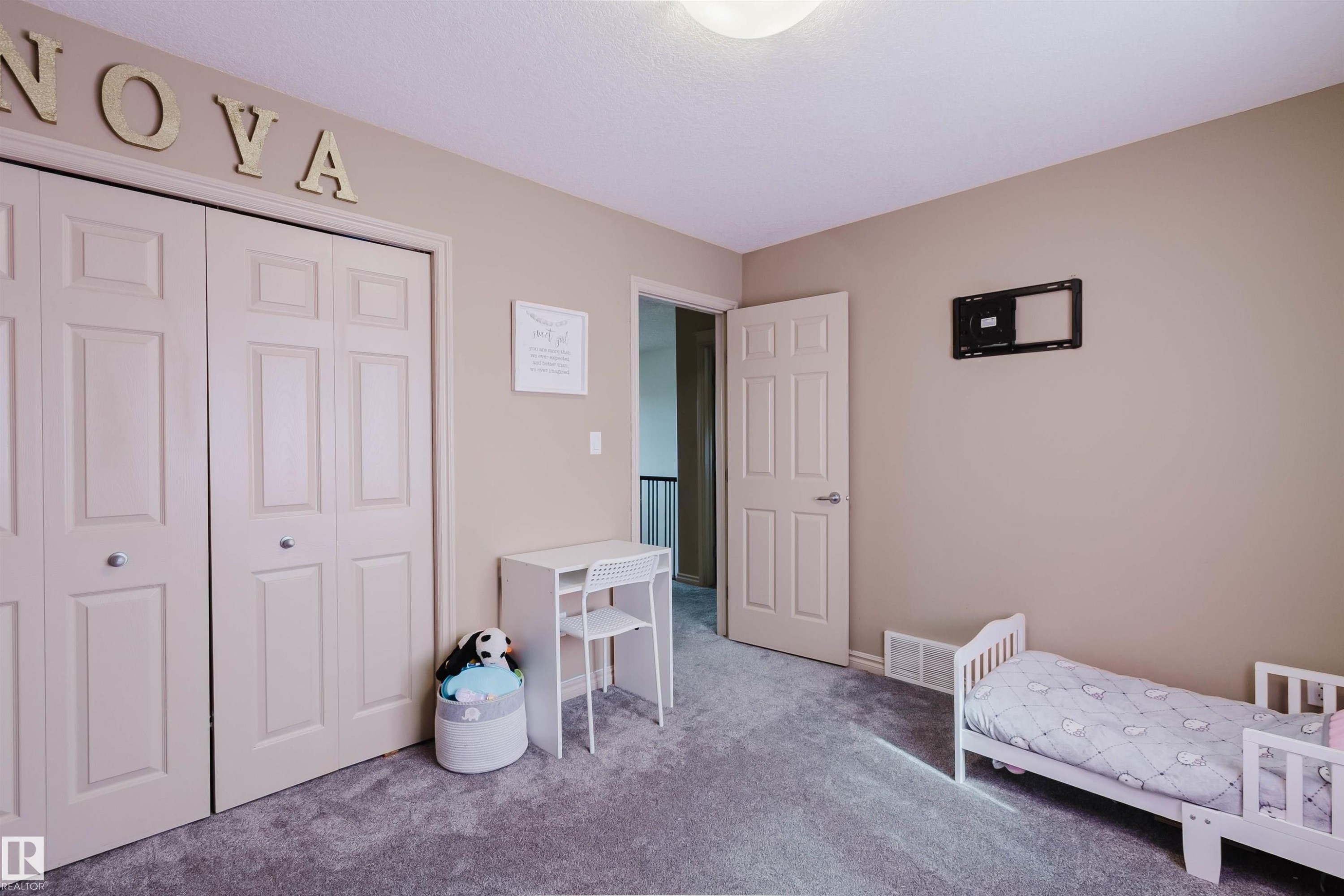 5623 206 Street Nw, Edmonton, AB - Indoor Photo Showing Bedroom