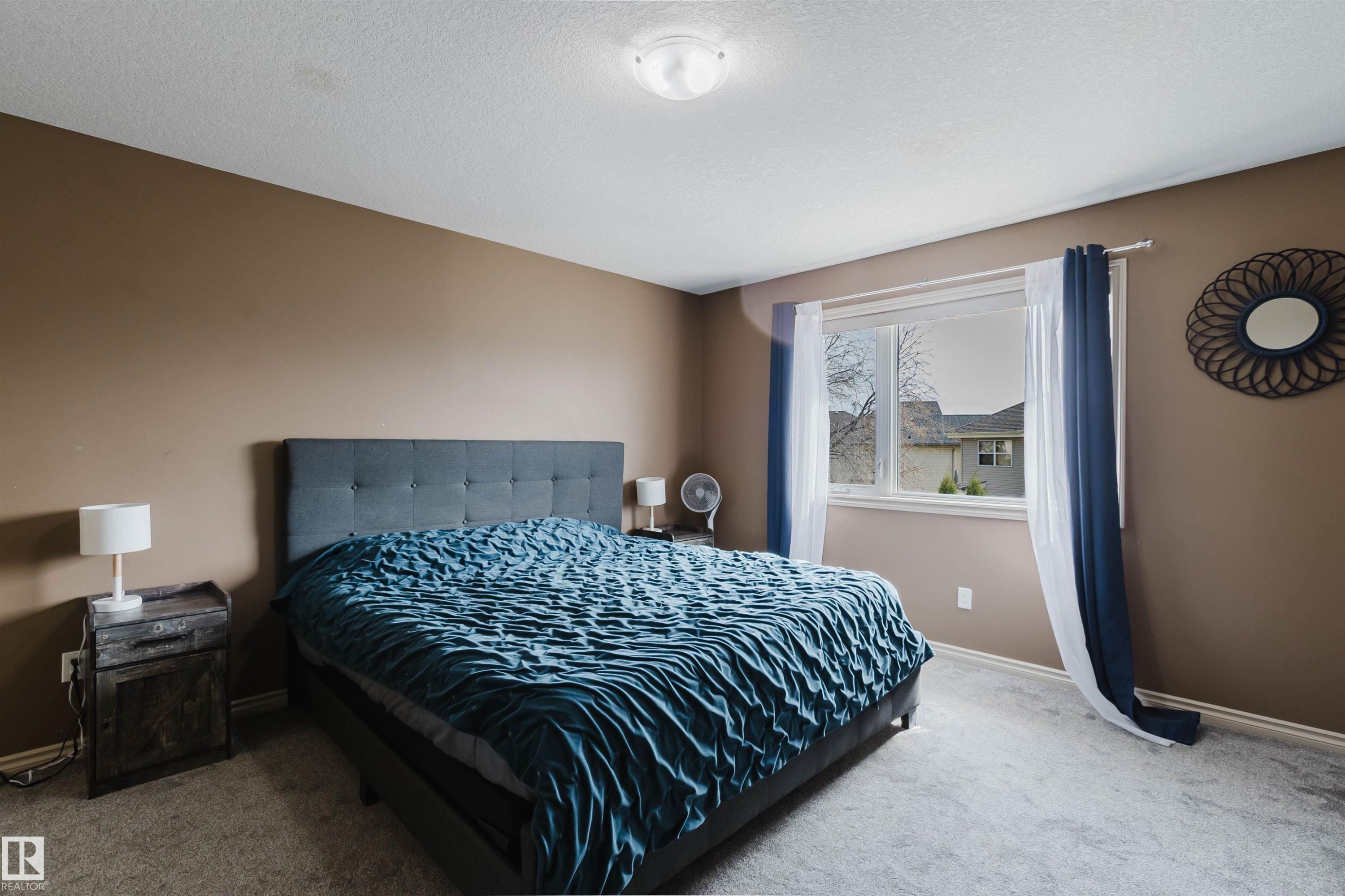 5623 206 Street Nw, Edmonton, AB - Indoor Photo Showing Bedroom