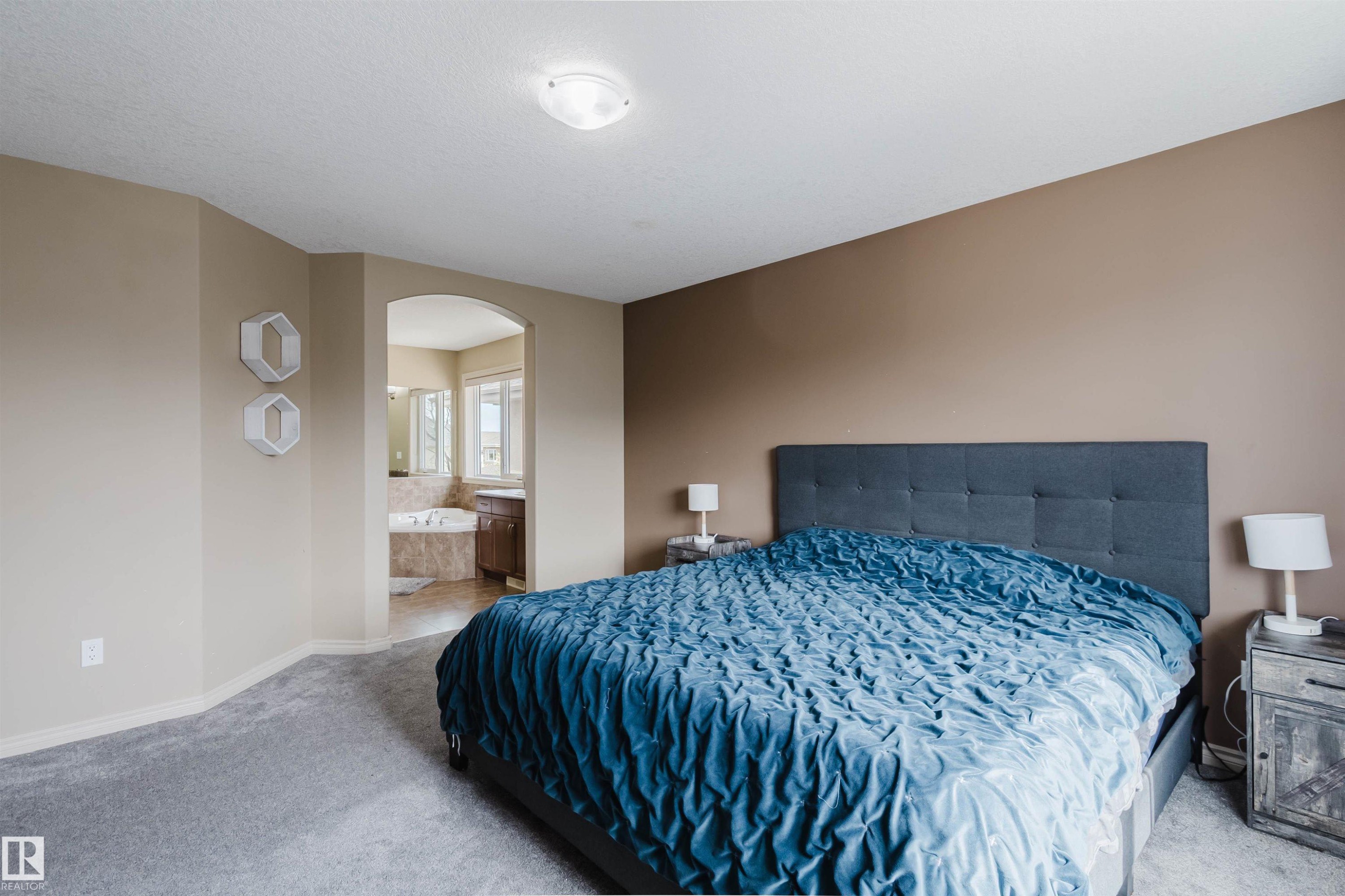 5623 206 Street Nw, Edmonton, AB - Indoor Photo Showing Bedroom