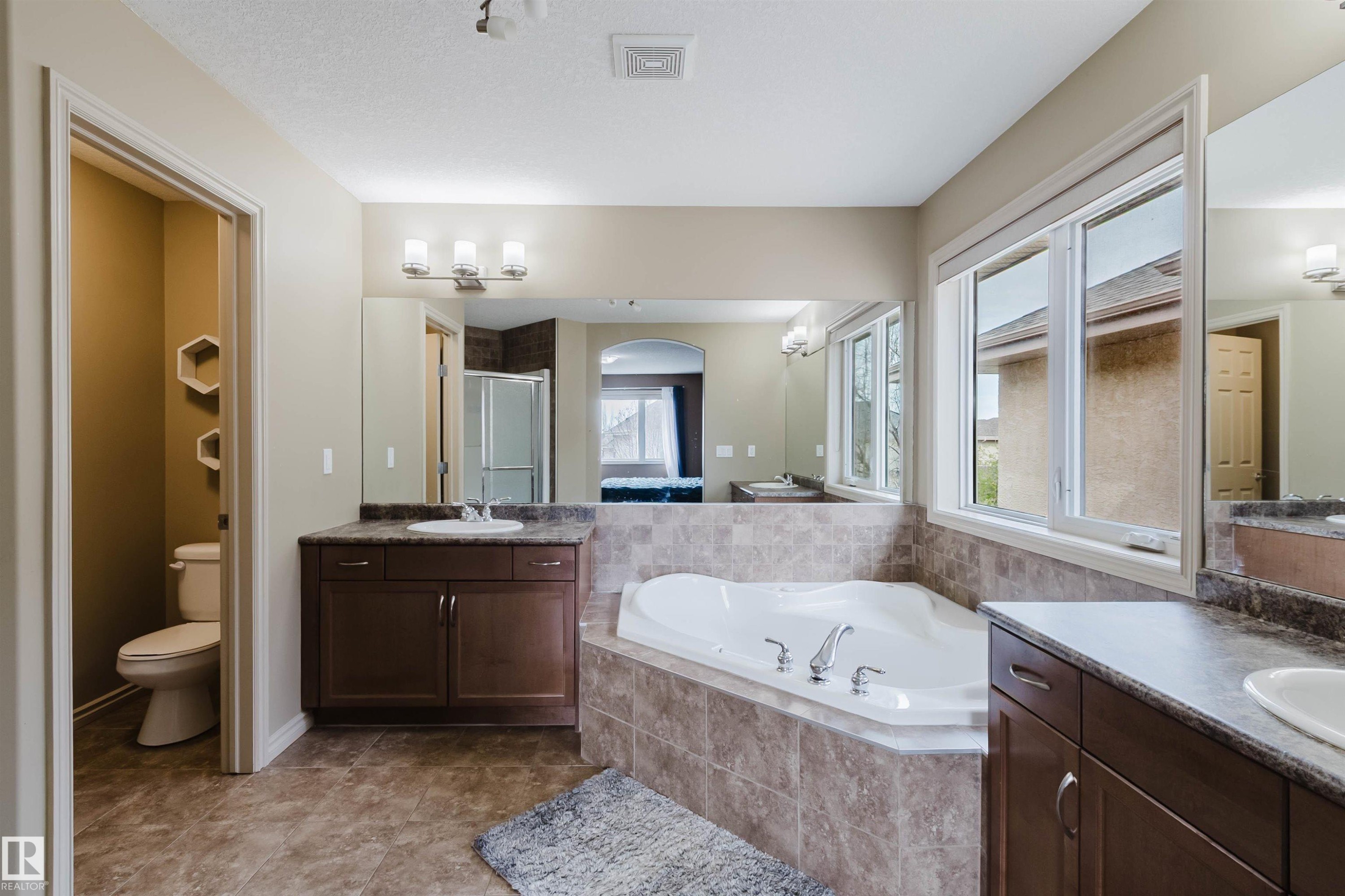 5623 206 Street Nw, Edmonton, AB - Indoor Photo Showing Bathroom