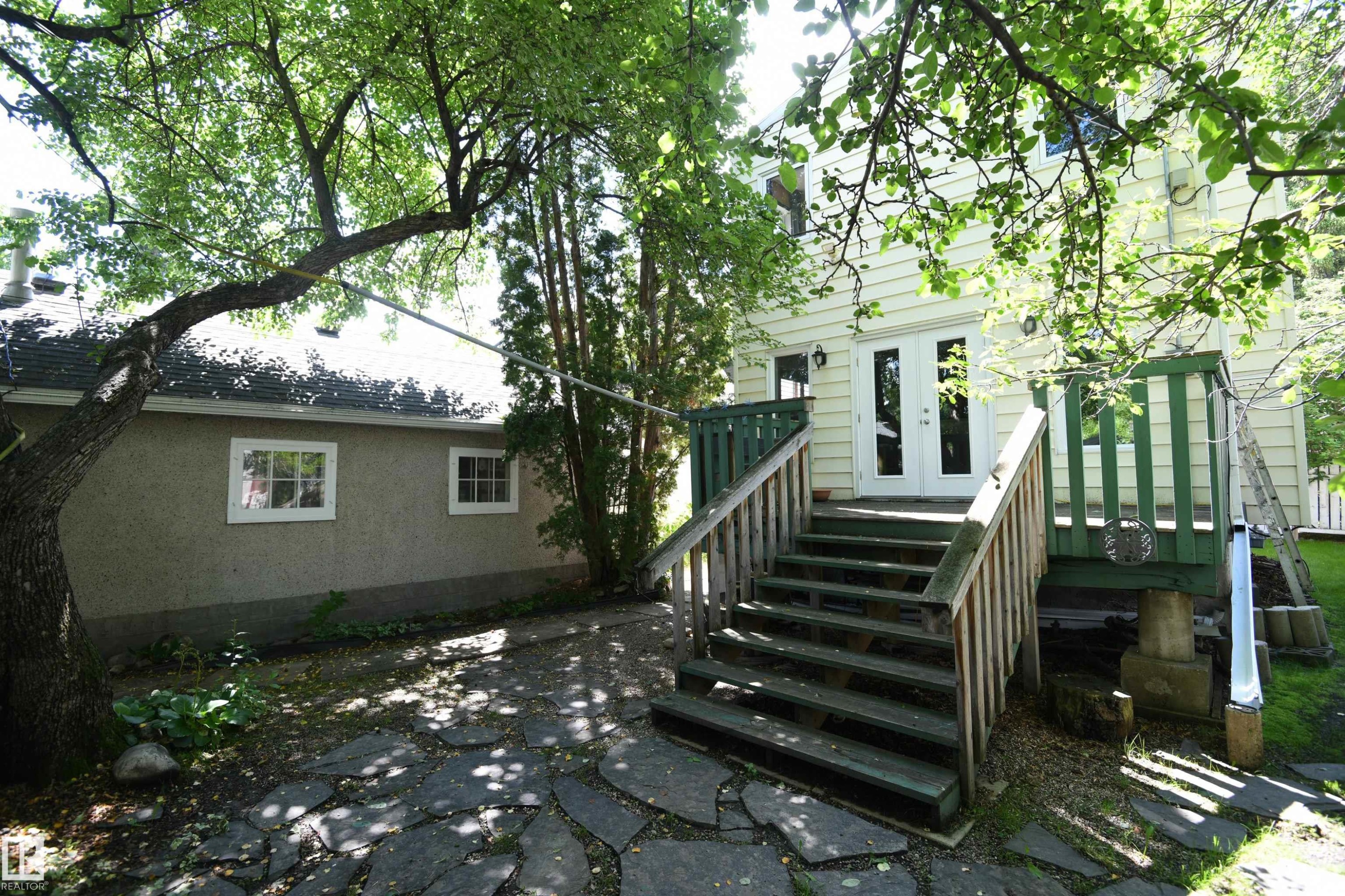 10837 139 Street Nw, Edmonton, AB - Outdoor