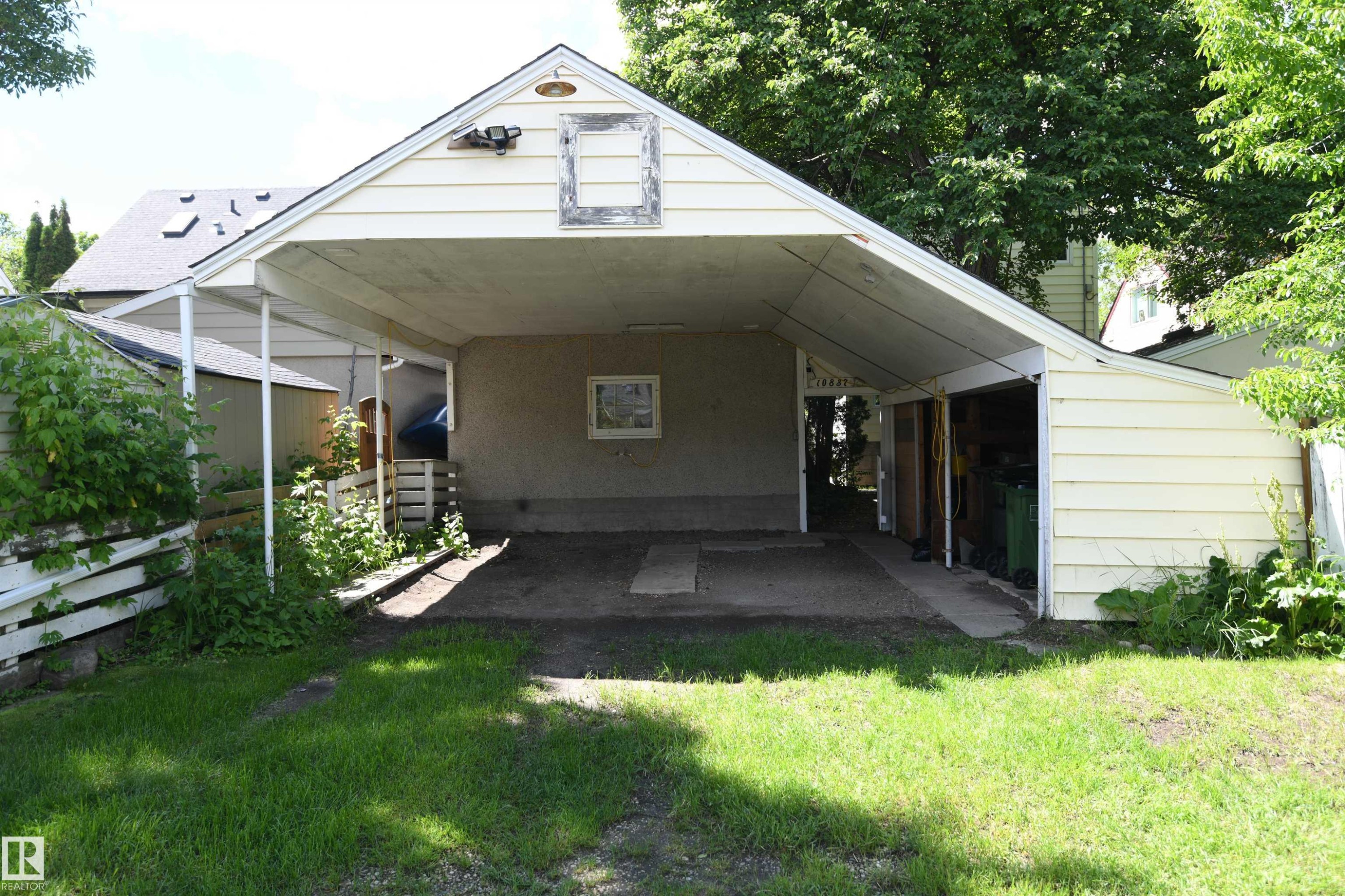 10837 139 Street Nw, Edmonton, AB - Outdoor