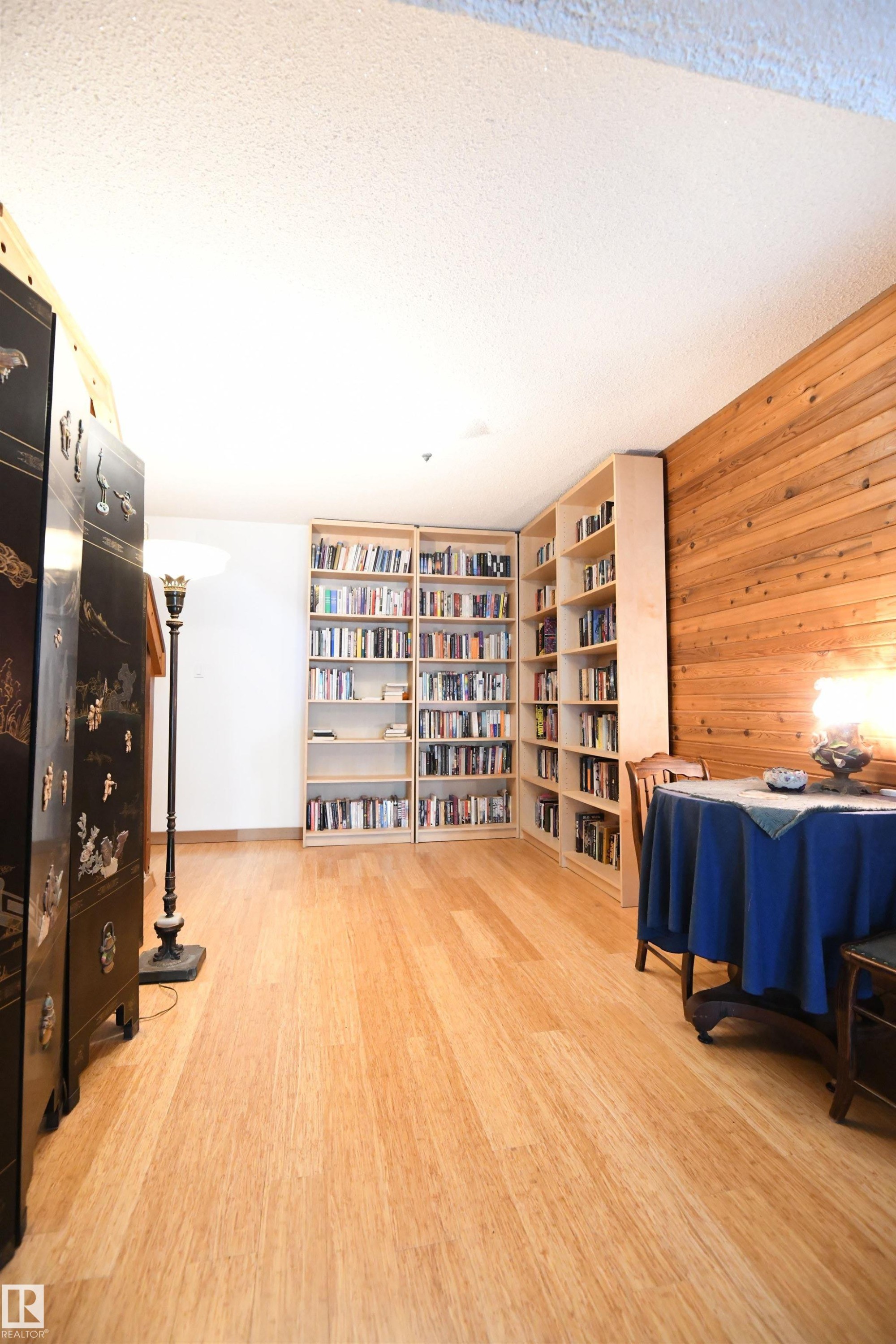 10837 139 Street Nw, Edmonton, AB - Indoor