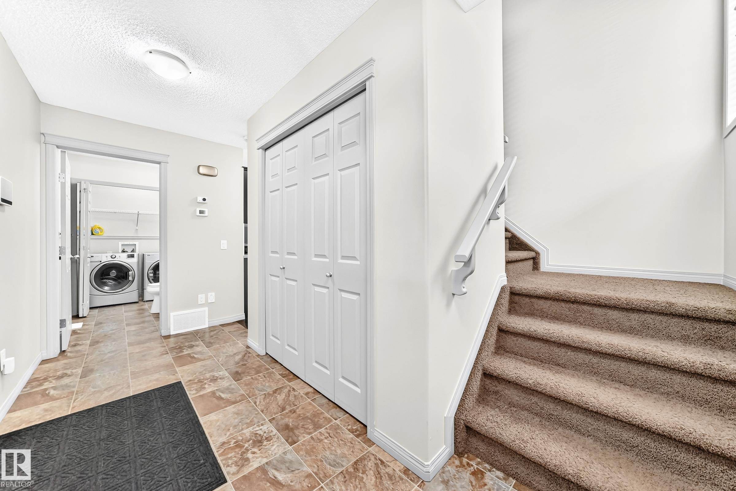 8314 180A Avenue Nw, Edmonton, AB