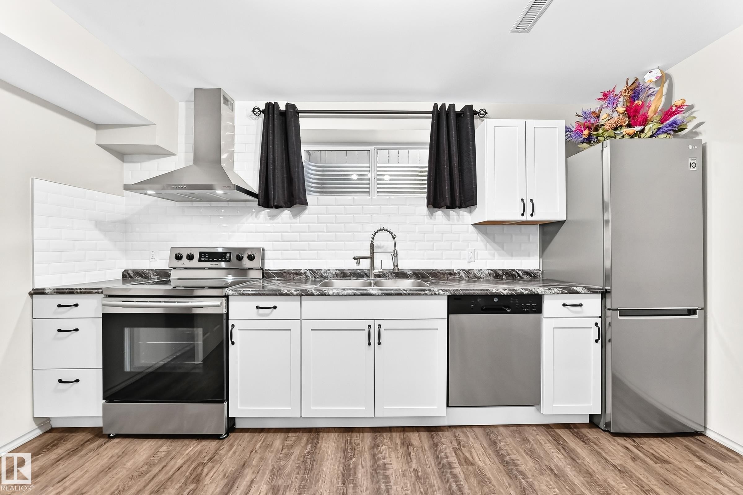 8314 180A Avenue Nw, Edmonton, AB