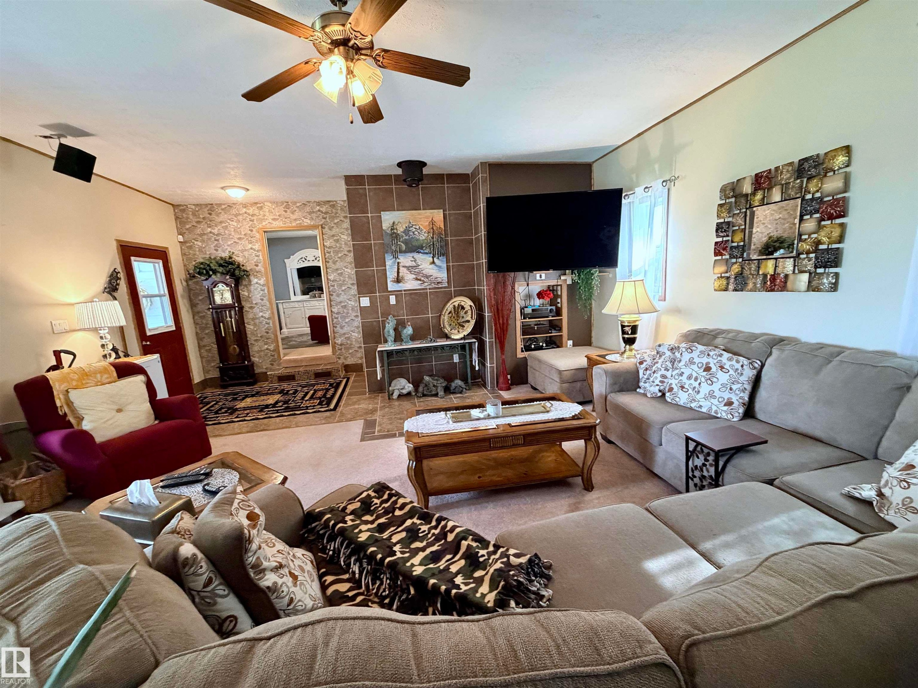 627 59201 Rr 95, Rural St. Paul County, AB - Indoor Photo Showing Living Room