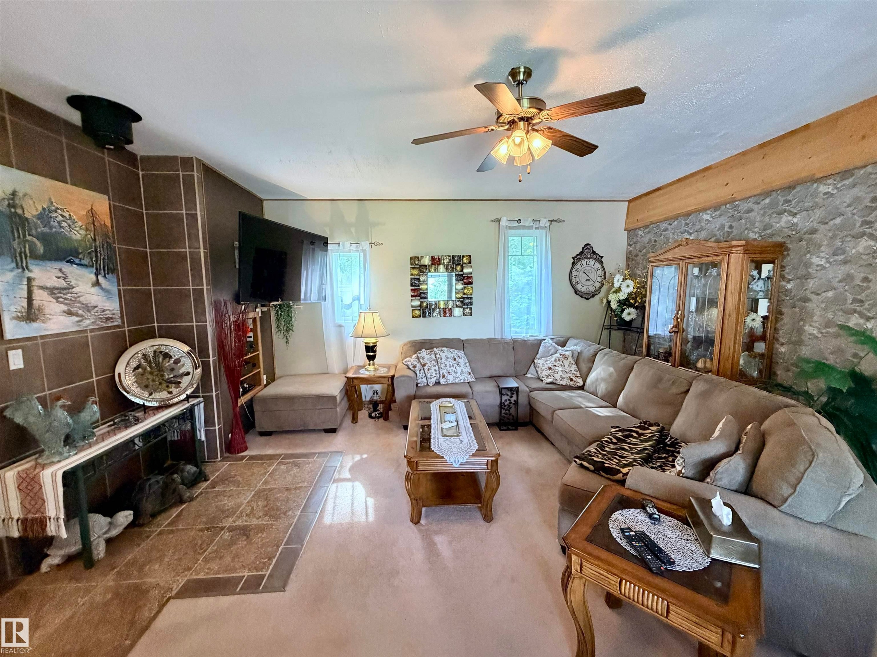 627 59201 Rr 95, Rural St. Paul County, AB - Indoor Photo Showing Living Room