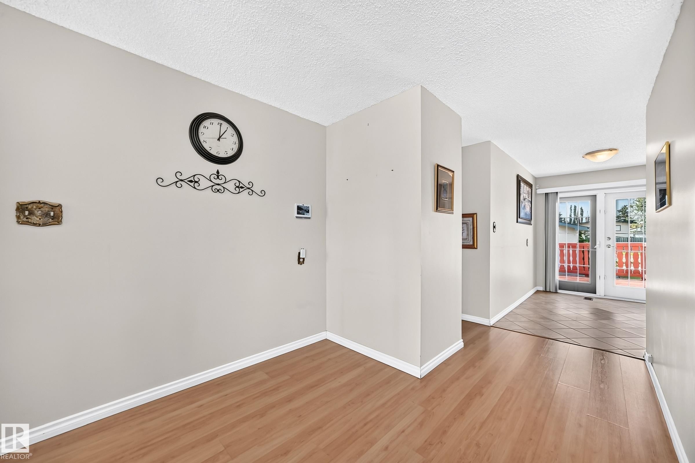 7215 144 Avenue Nw, Edmonton, AB - Indoor Photo Showing Other Room