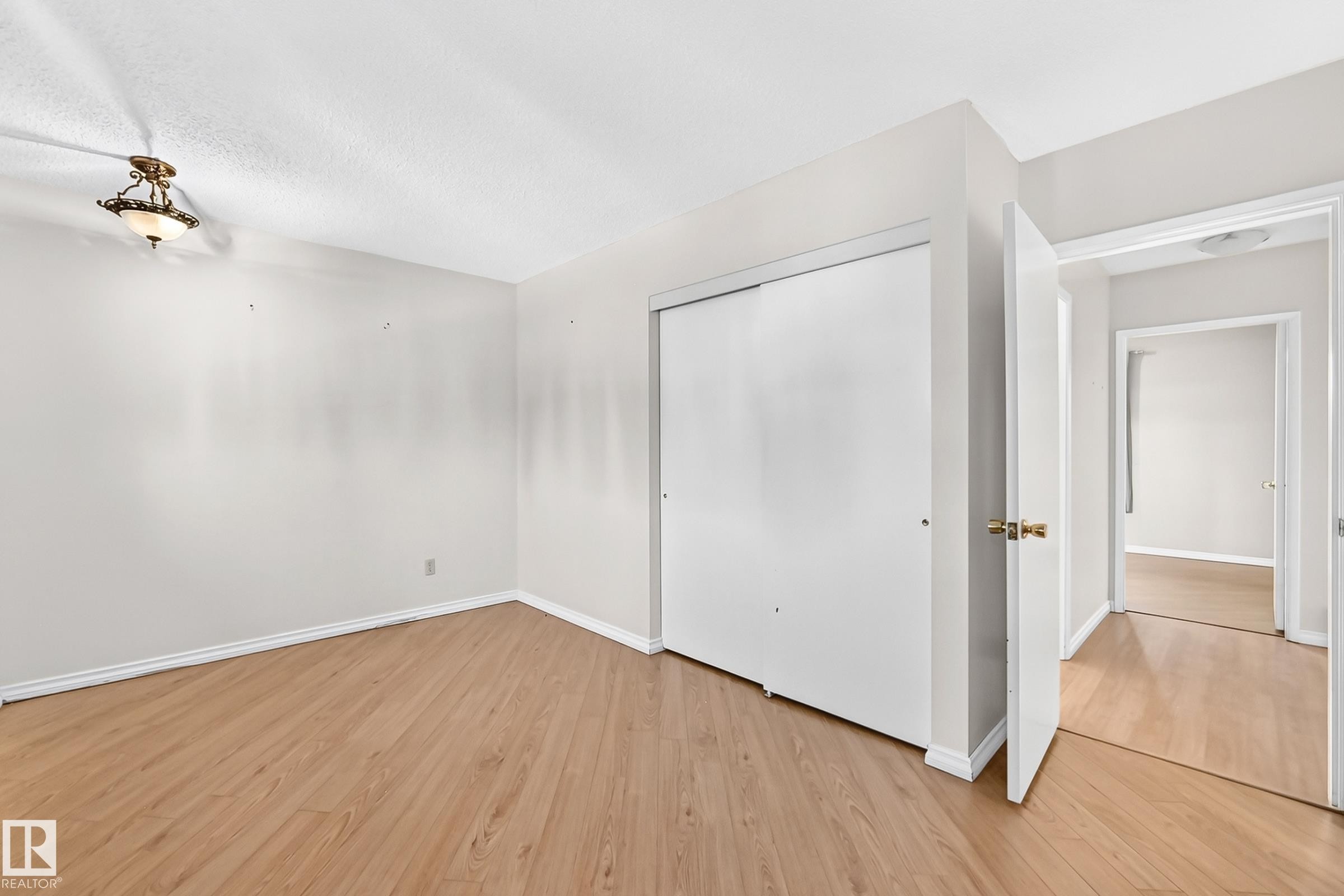 7215 144 Avenue Nw, Edmonton, AB - Indoor Photo Showing Other Room