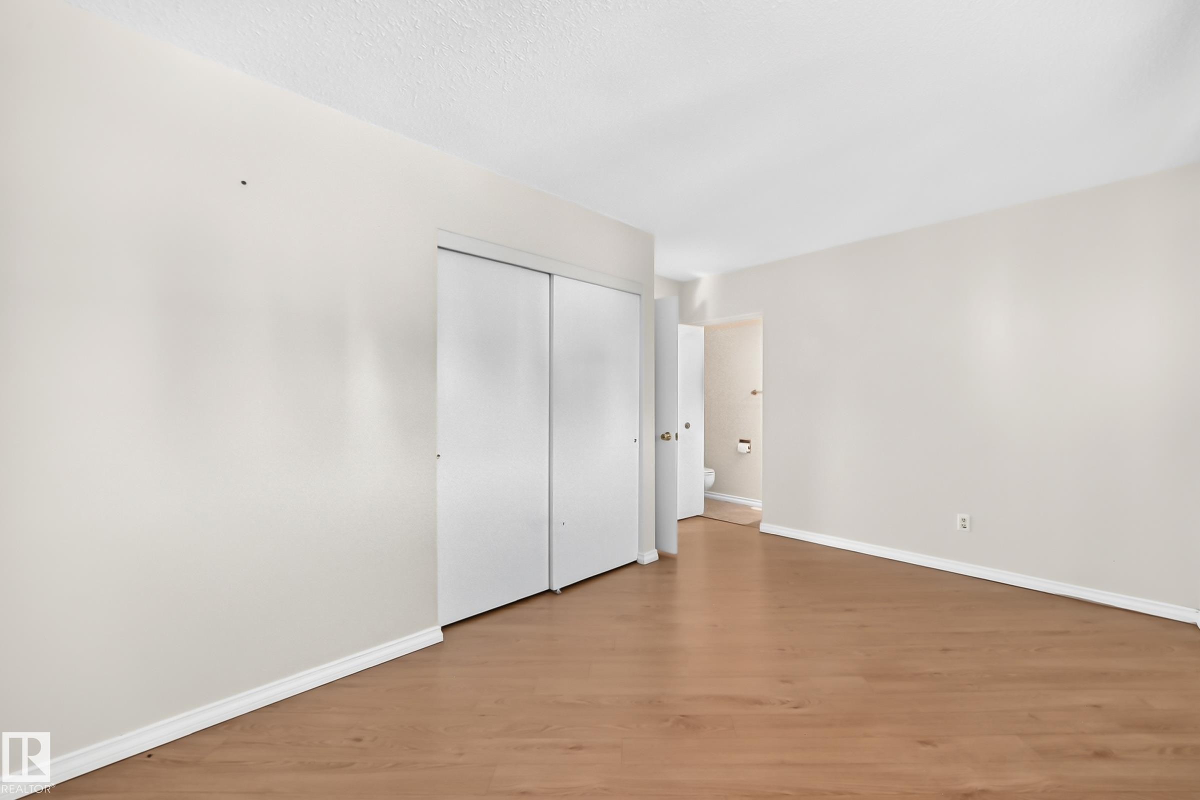 7215 144 Avenue Nw, Edmonton, AB - Indoor Photo Showing Other Room