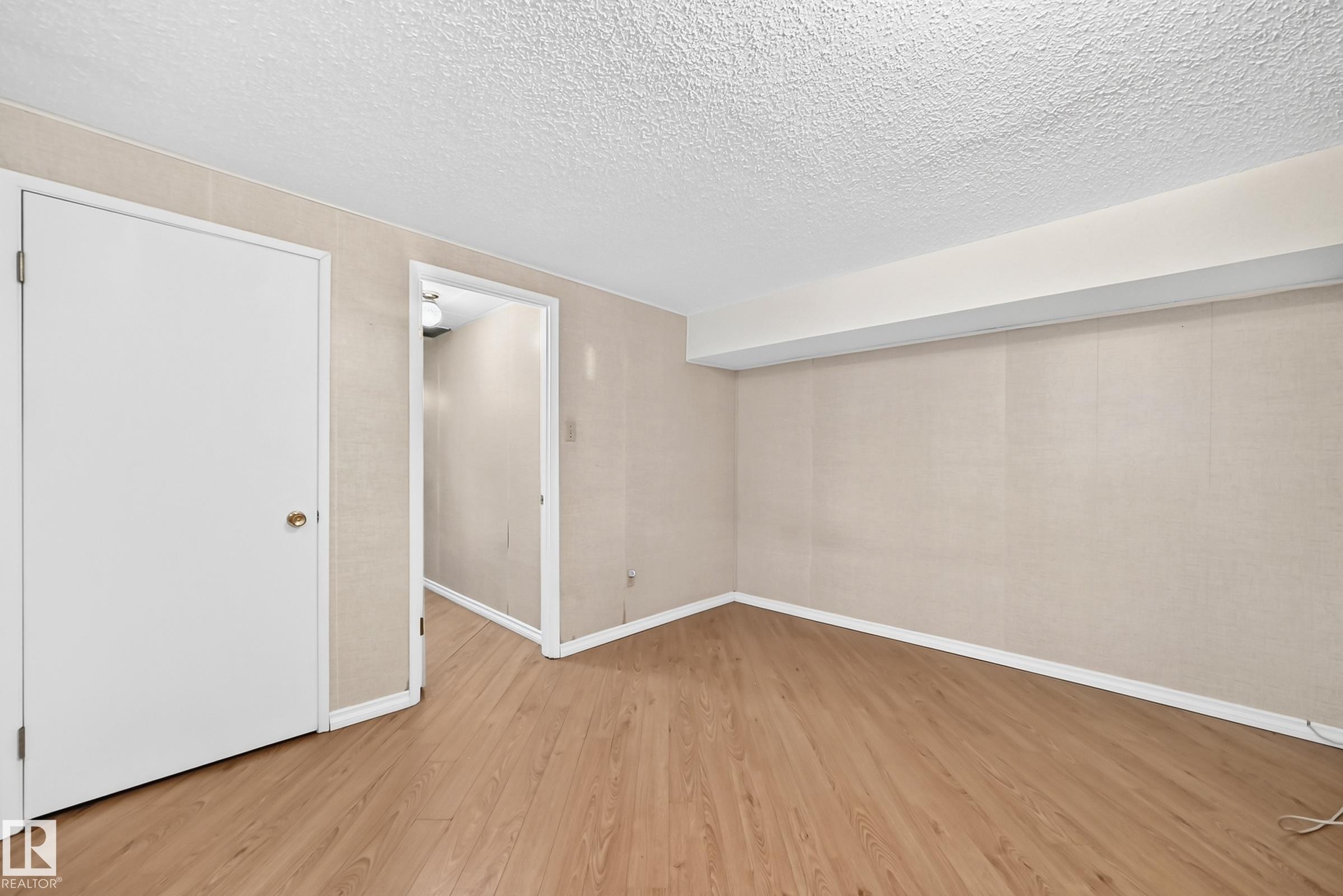 7215 144 Avenue Nw, Edmonton, AB - Indoor Photo Showing Other Room