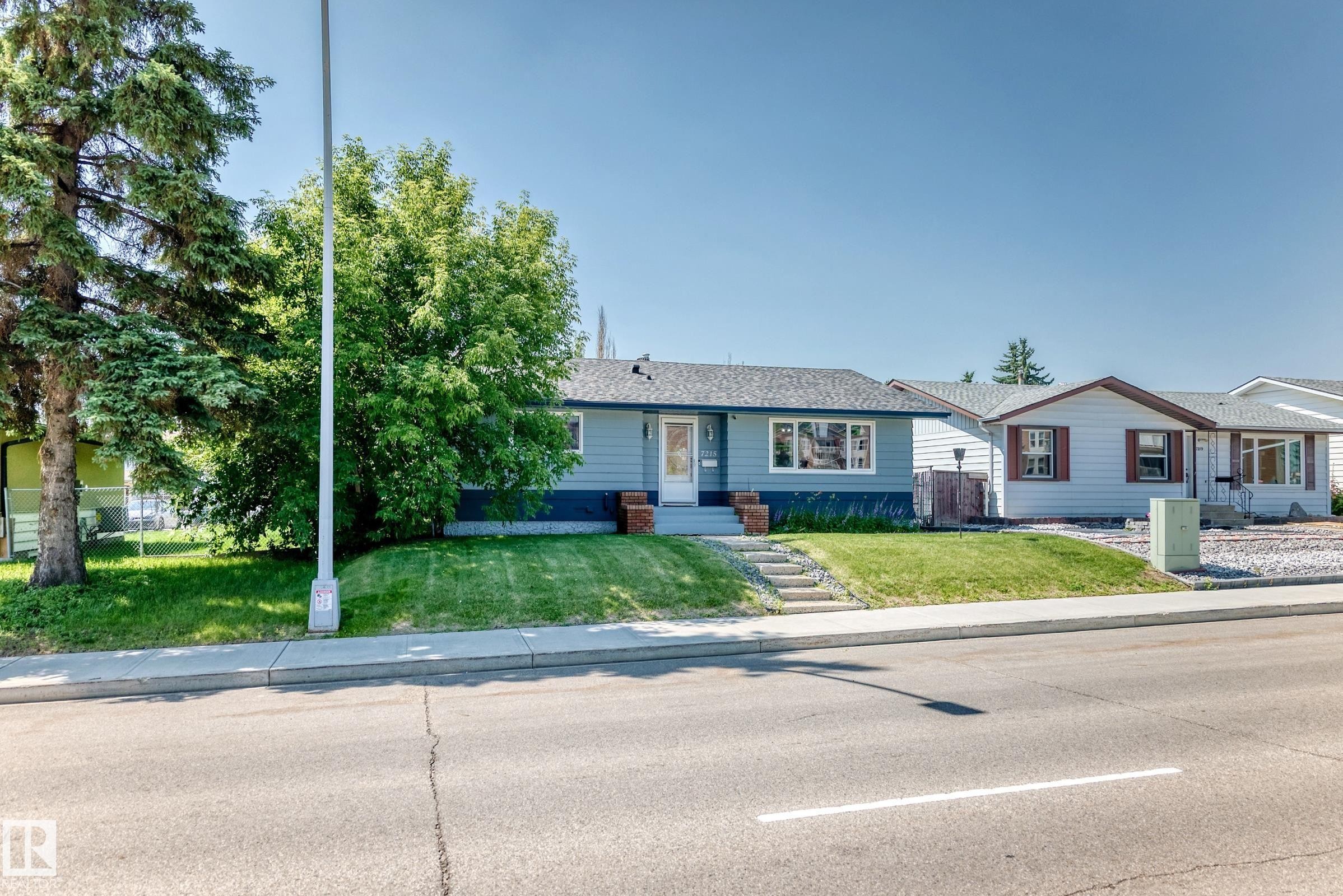 7215 144 Avenue Nw, Edmonton, AB - Outdoor With Facade