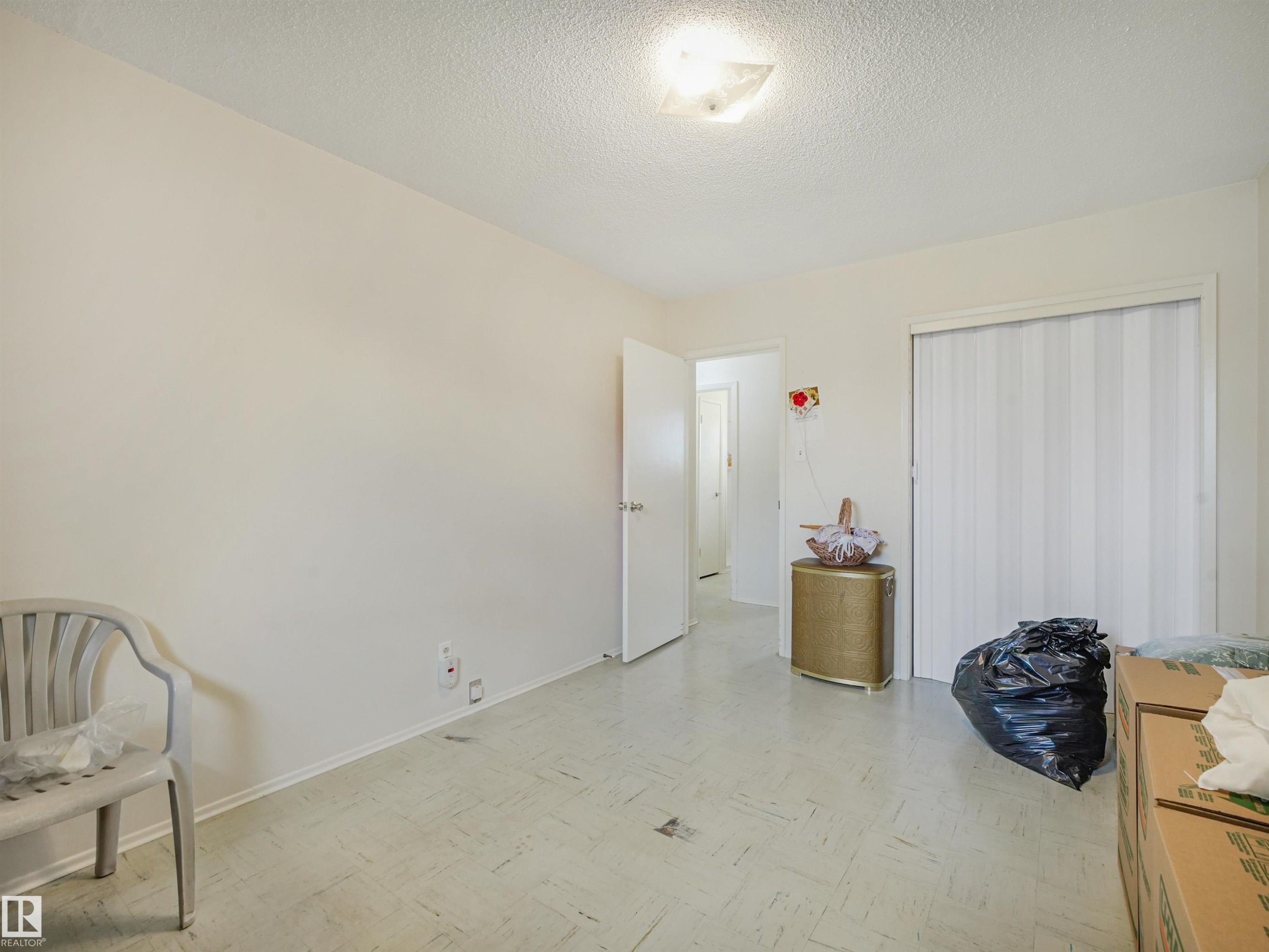 6206 132 Avenue Nw, Edmonton, AB - Indoor